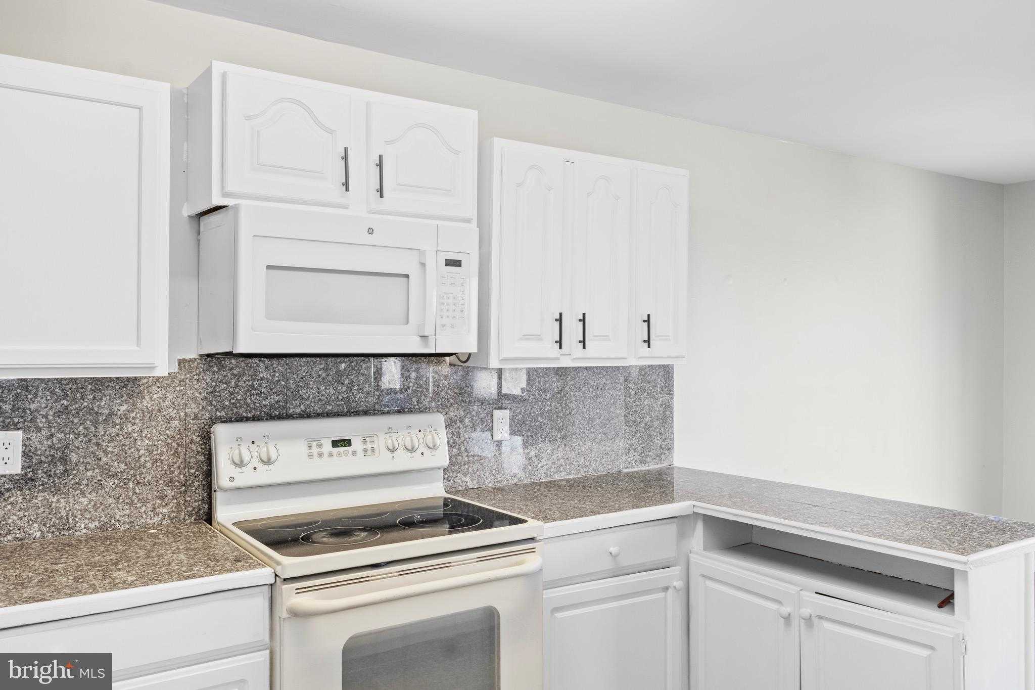 18515 Tarragon Way photo 3