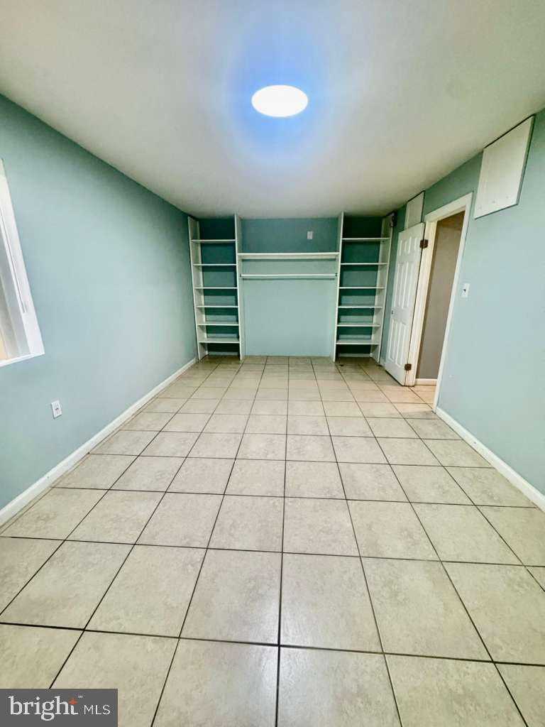 9278 Adelphi Rd photo 18