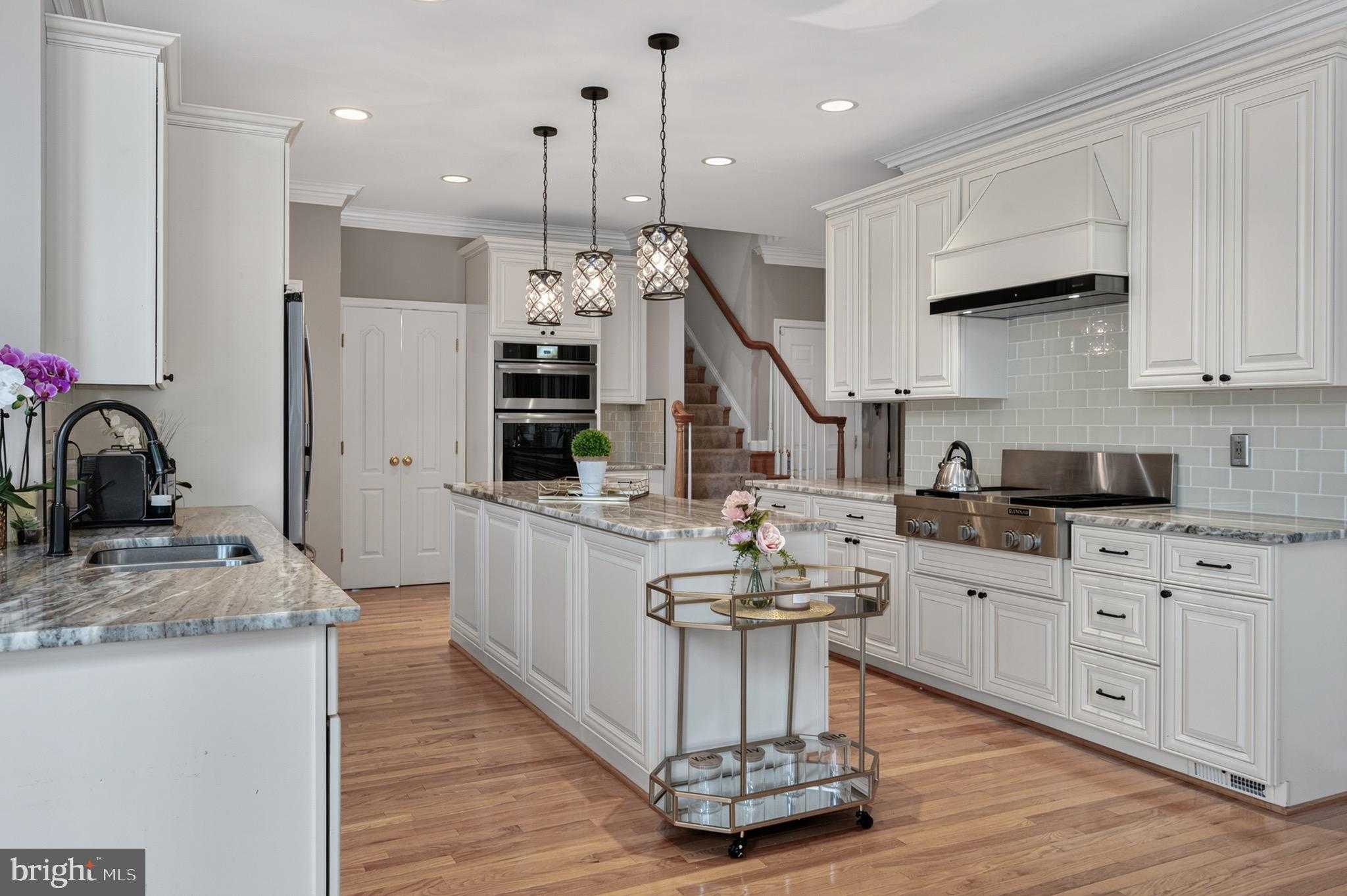 8825 Stolen Moments Ter photo 22