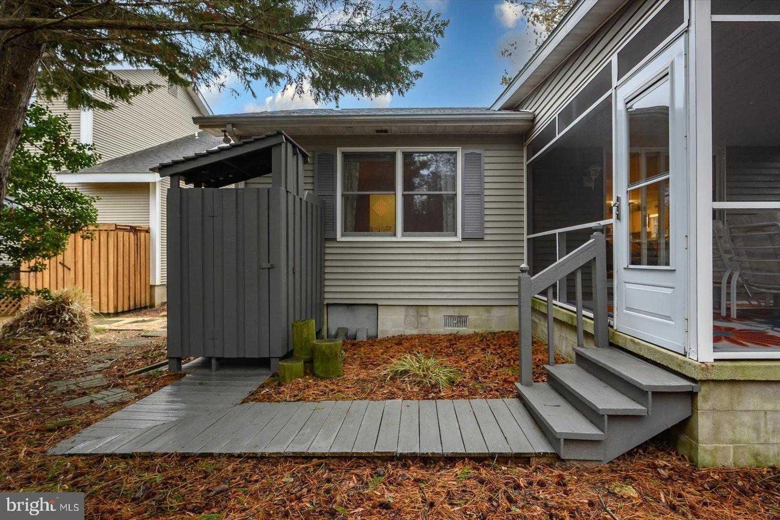 208 138th St photo 37