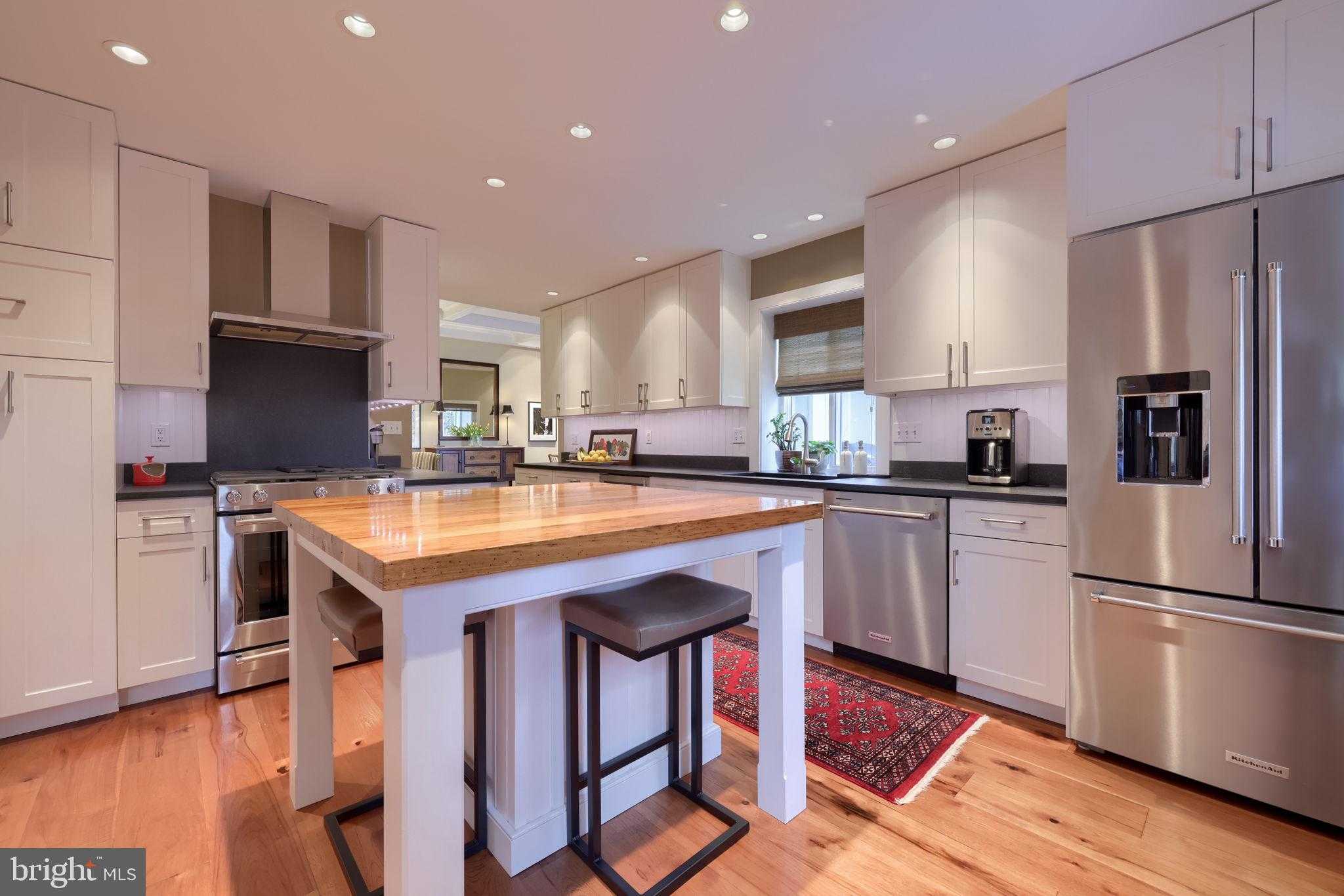 357 Valleybrook Dr photo 3