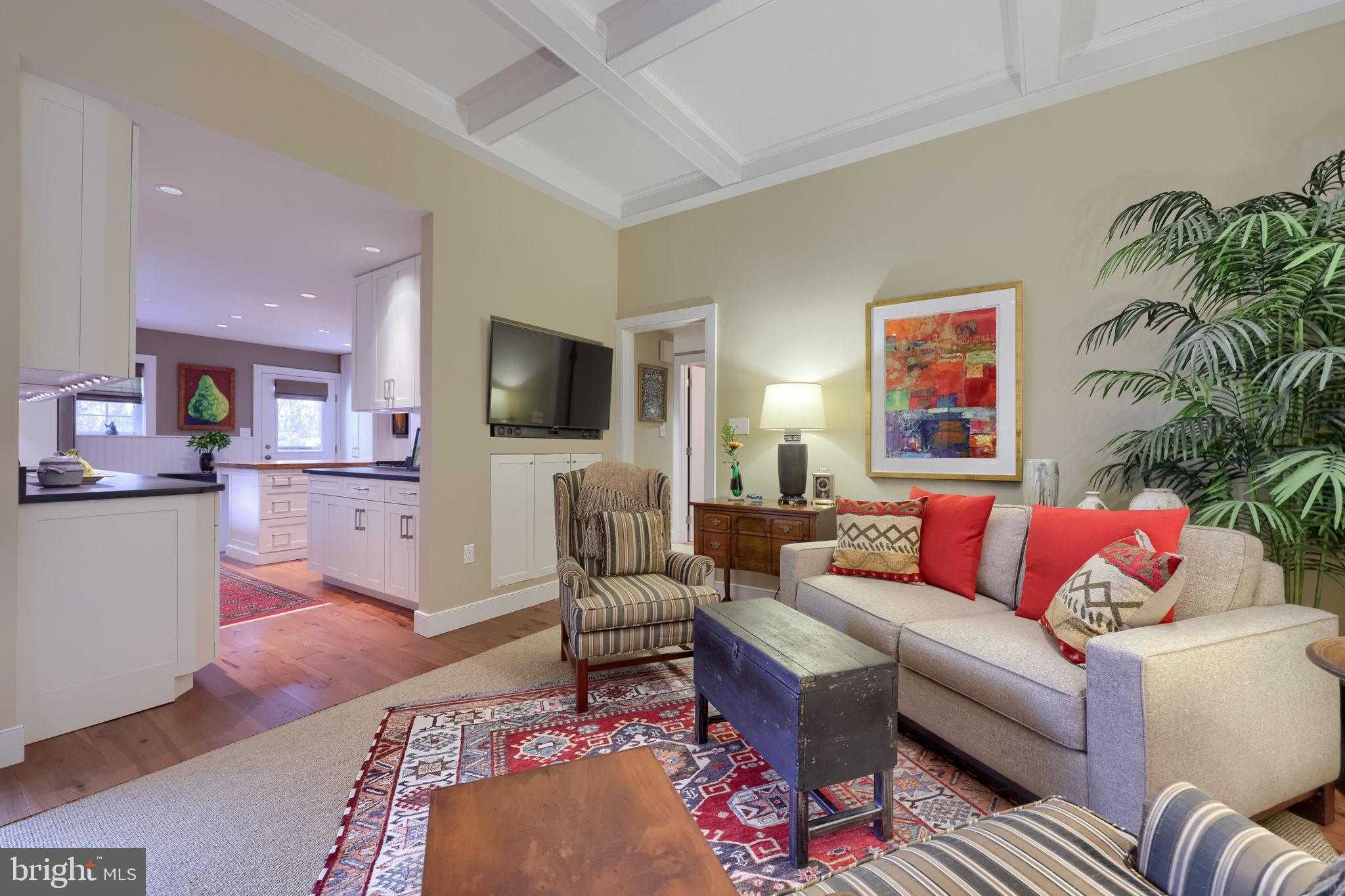 357 Valleybrook Dr photo 9