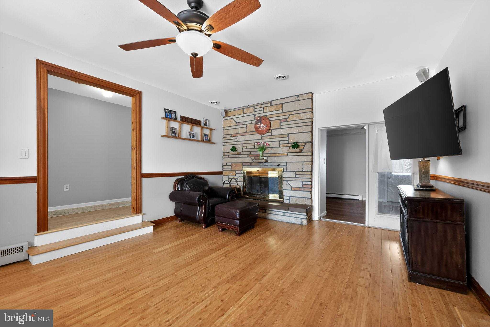 3206 Manor Rd photo 8