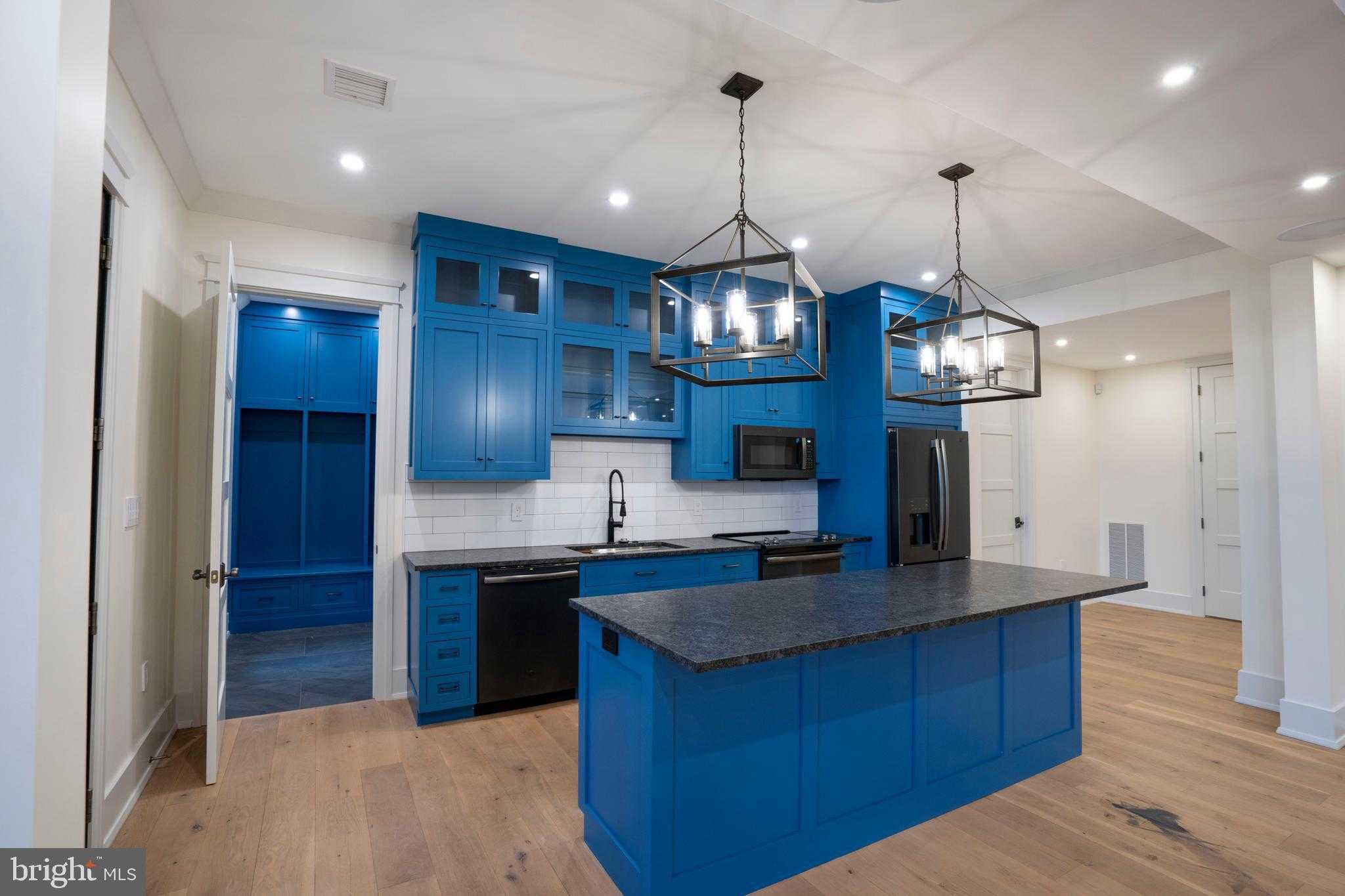 373 W Crestview Ave photo 75