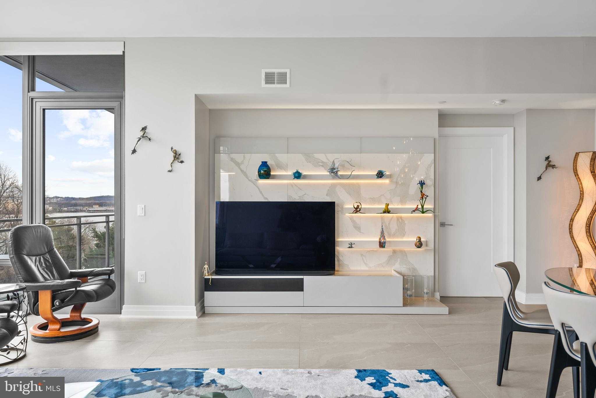 1201 N Royal St Unit 405 photo 19