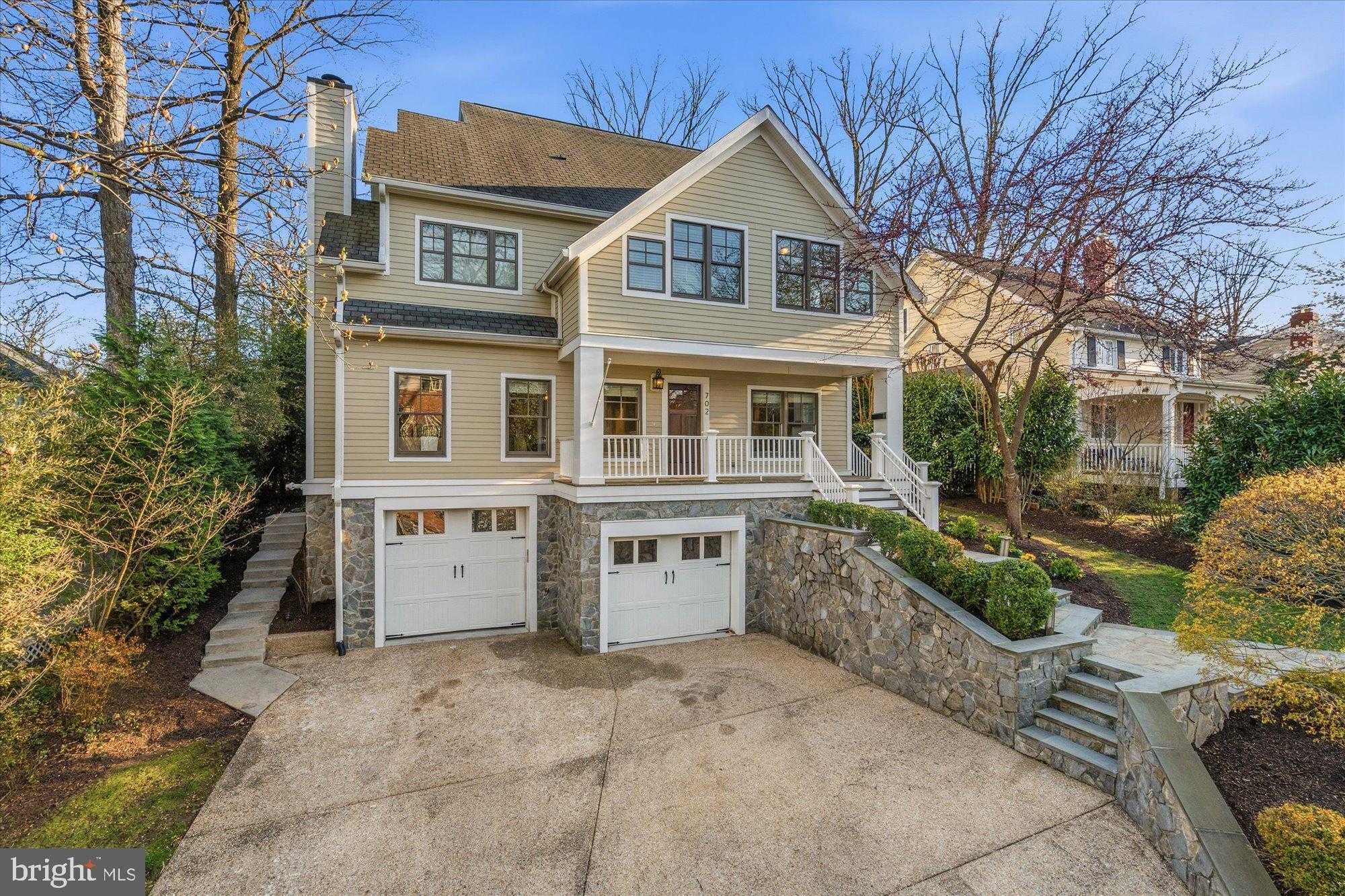 702 Enderby Dr, Alexandria