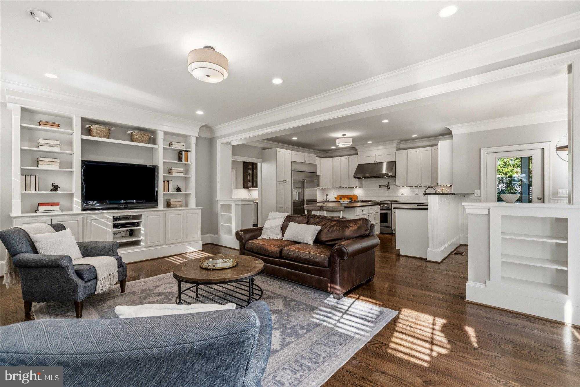 702 Enderby Dr photo 6