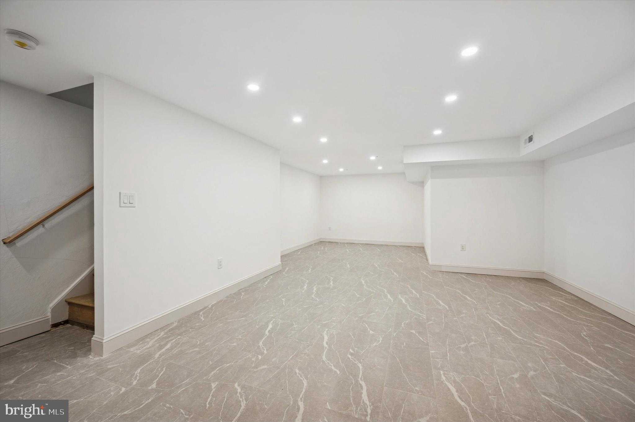 240 W Earlham Ter photo 24