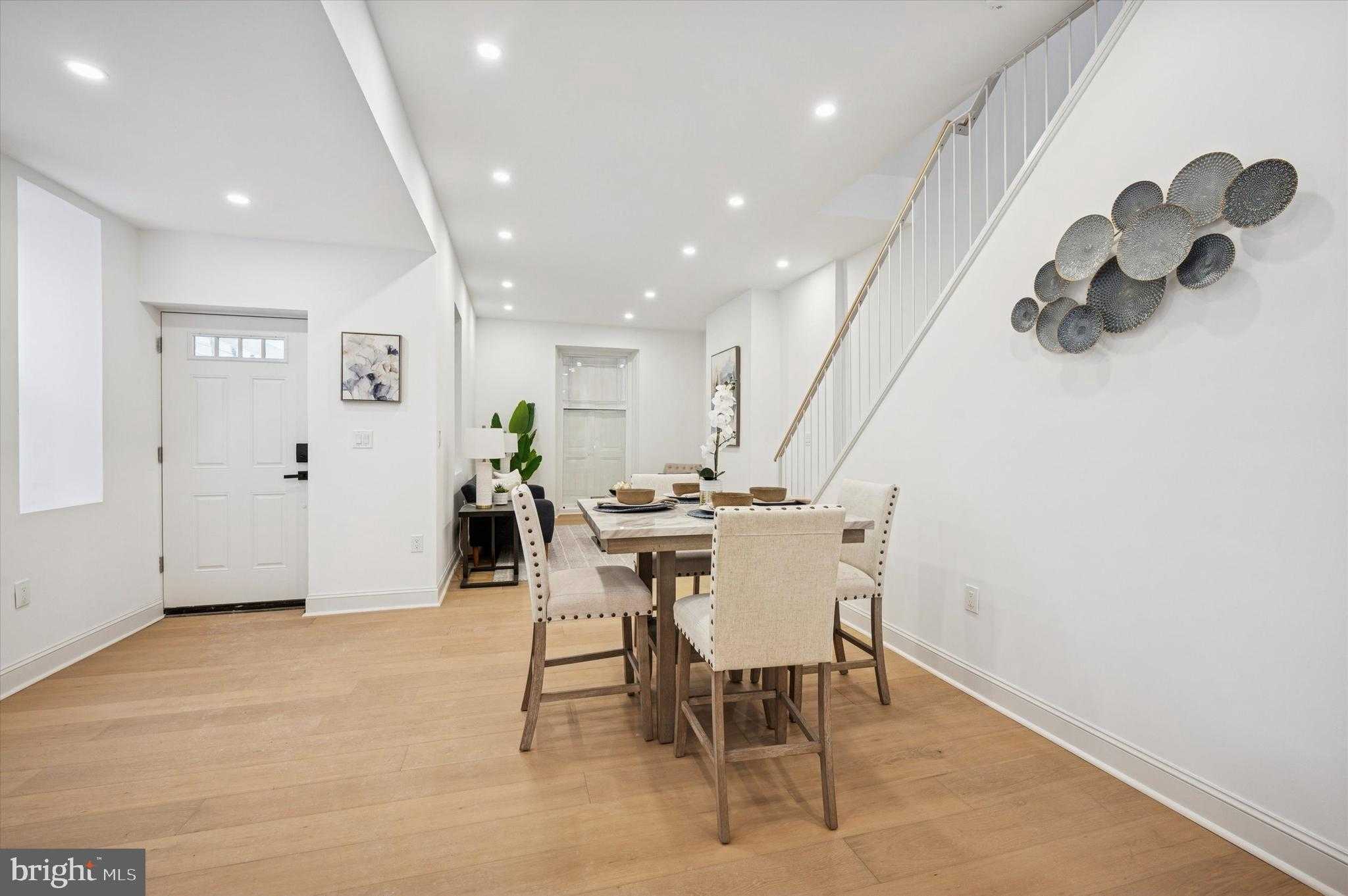 240 W Earlham Ter photo 7