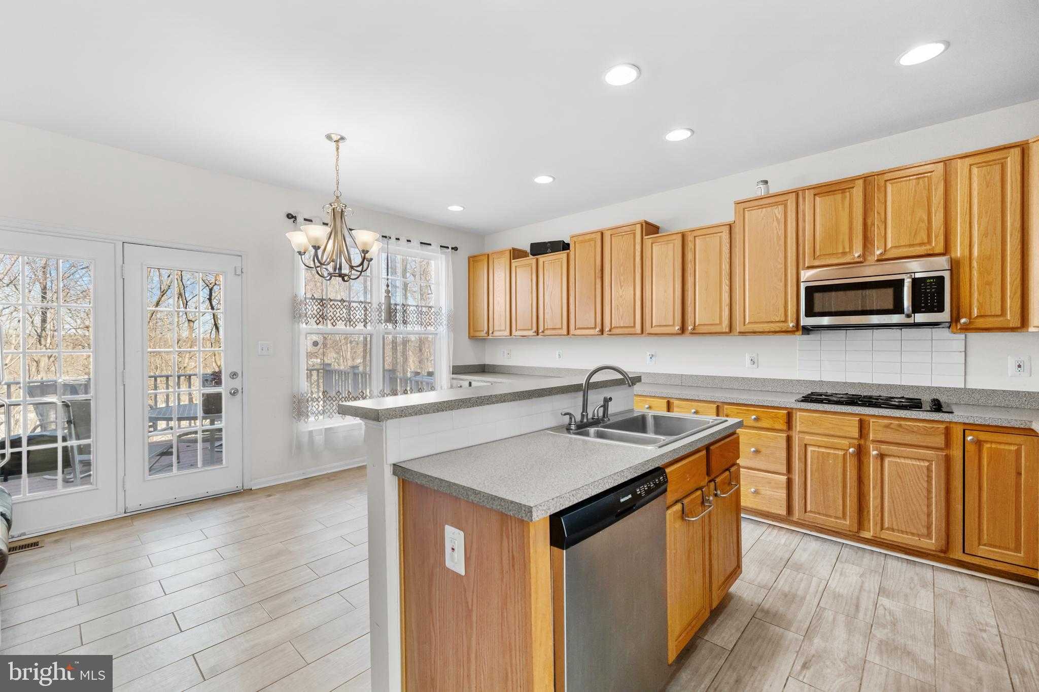 8135 Dove Cottage CT photo 2