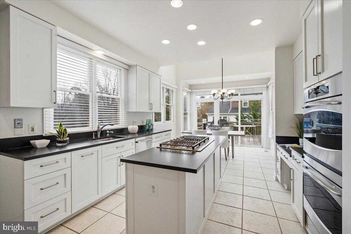 10409 Democracy Ln photo 19