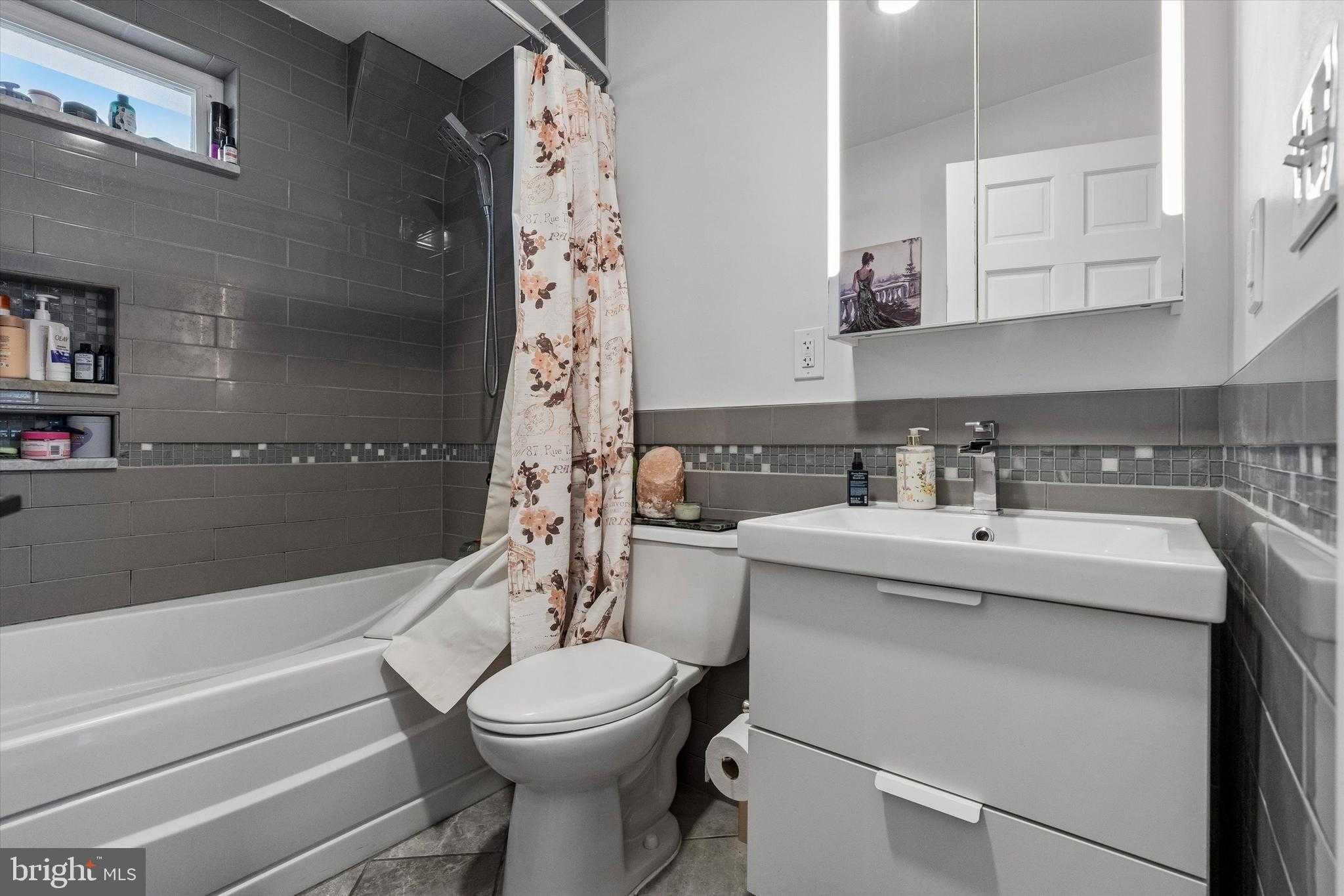 1114 Faunce St # 16 photo 12