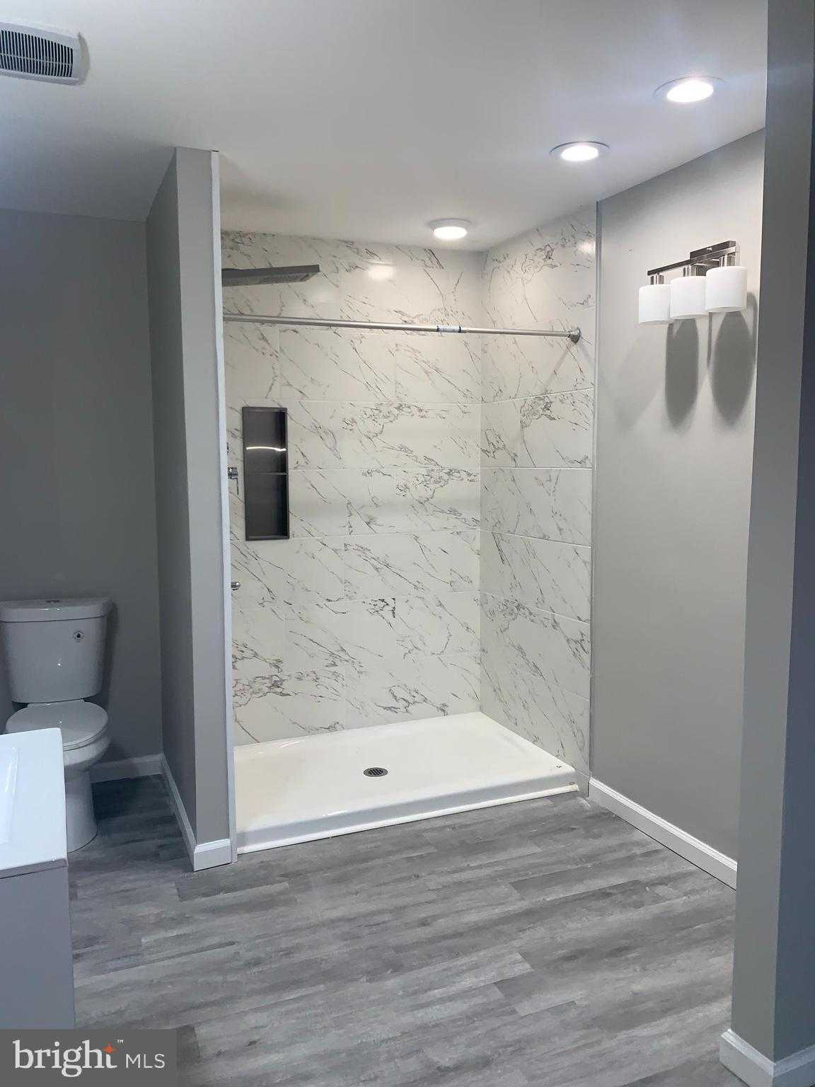 1114 Faunce St # 16 photo 19