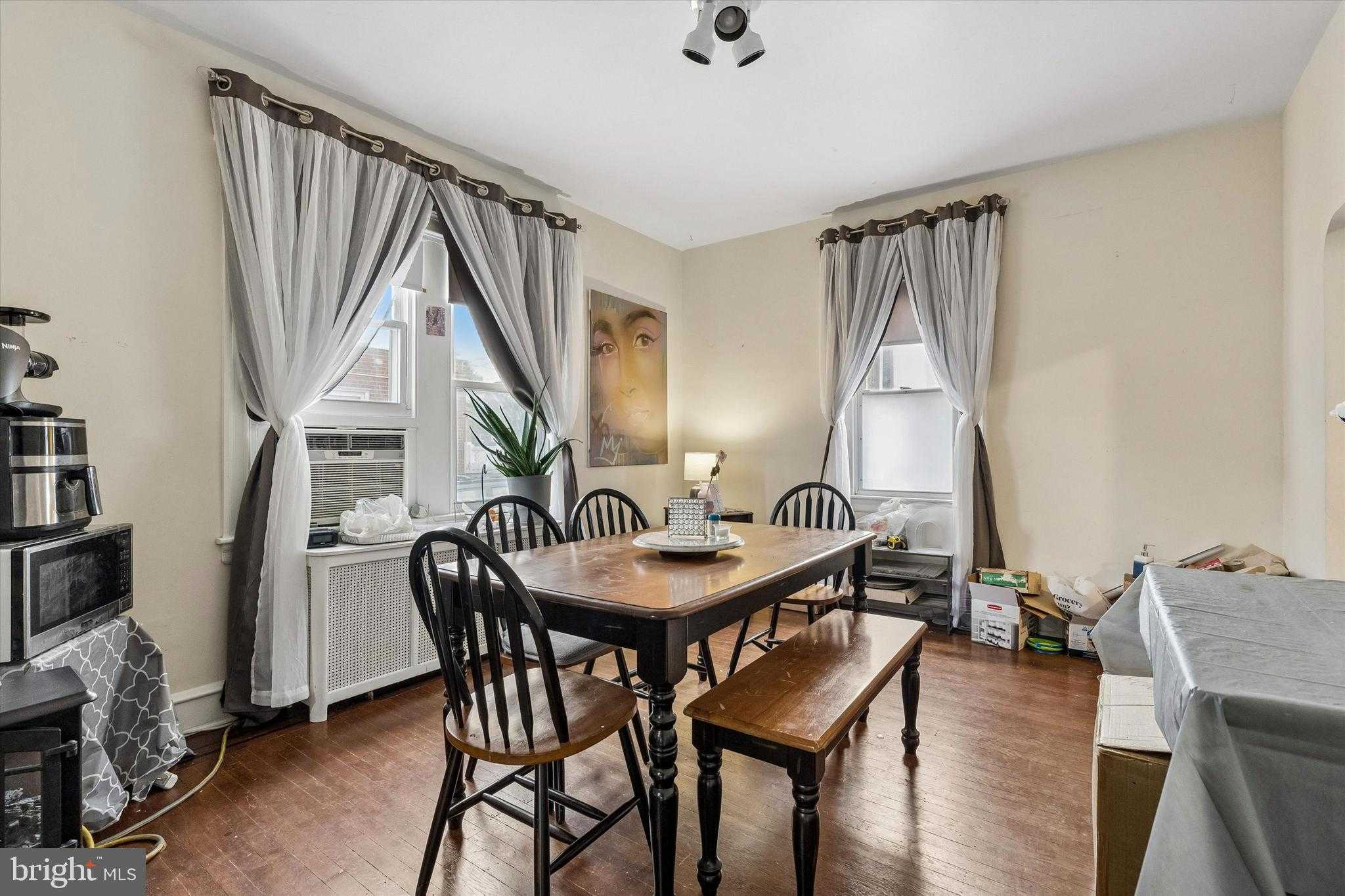 1114 Faunce St # 16 photo 6