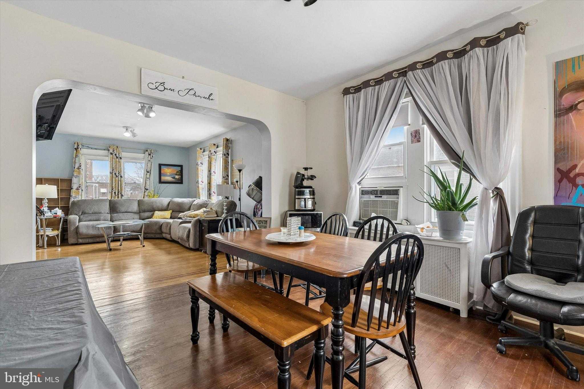 1114 Faunce St # 16 photo 7