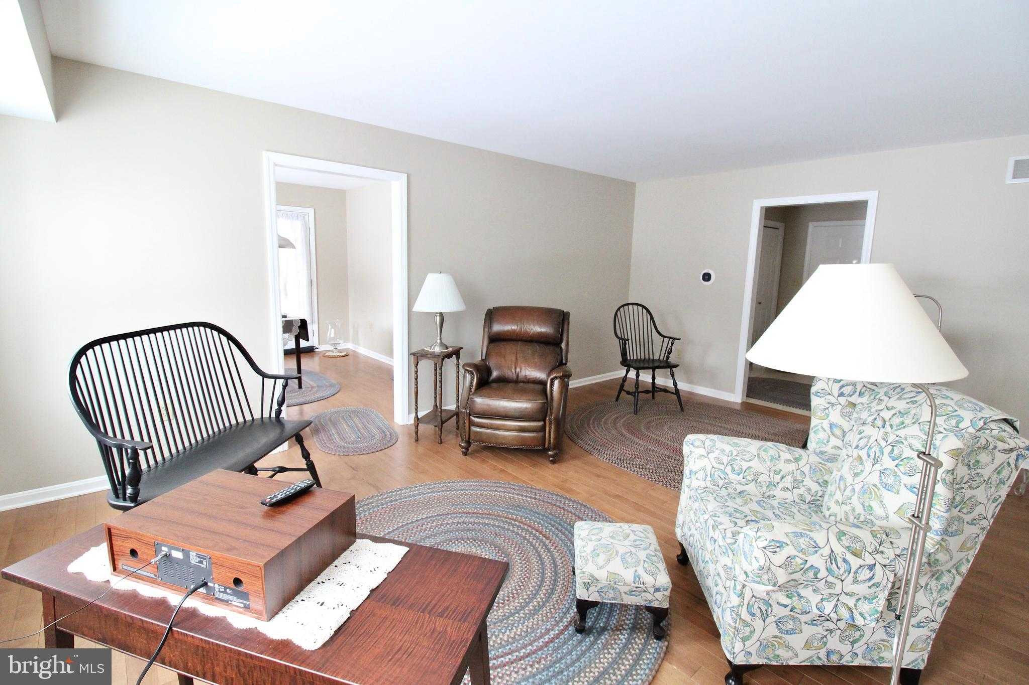 923 Jade Ave photo 22