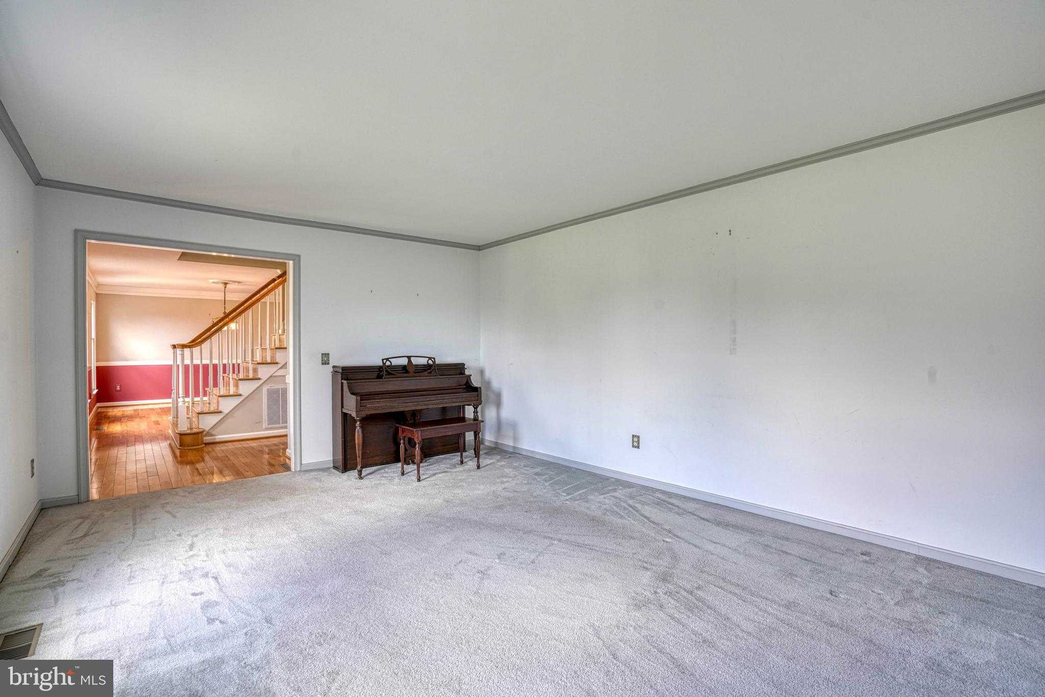 200 Spring Dr photo 13