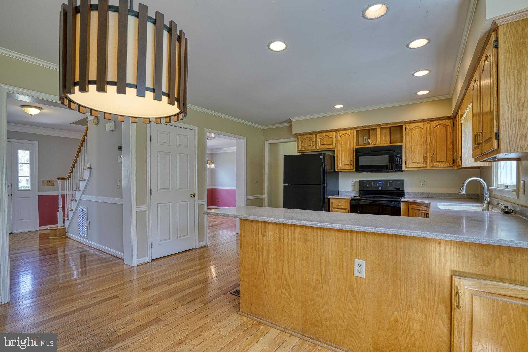 200 Spring Dr photo 22