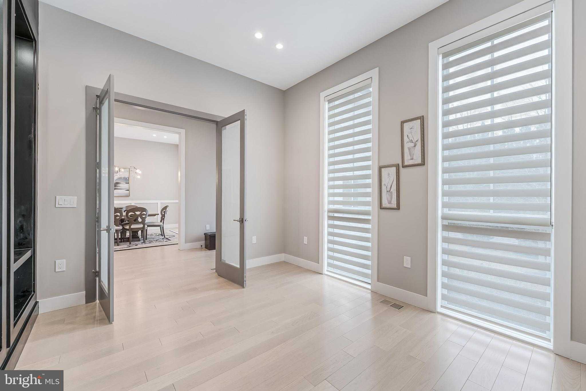 908 Walker Rd photo 7