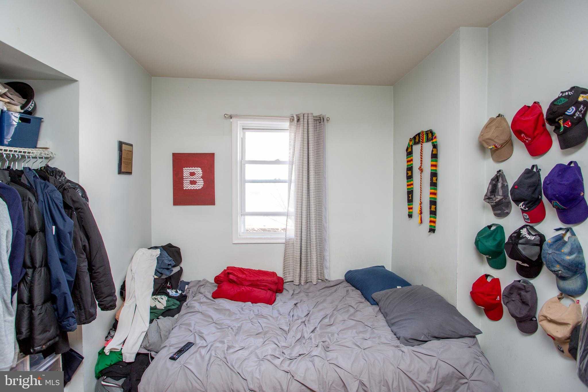 1253 S Saint Bernard St photo 35