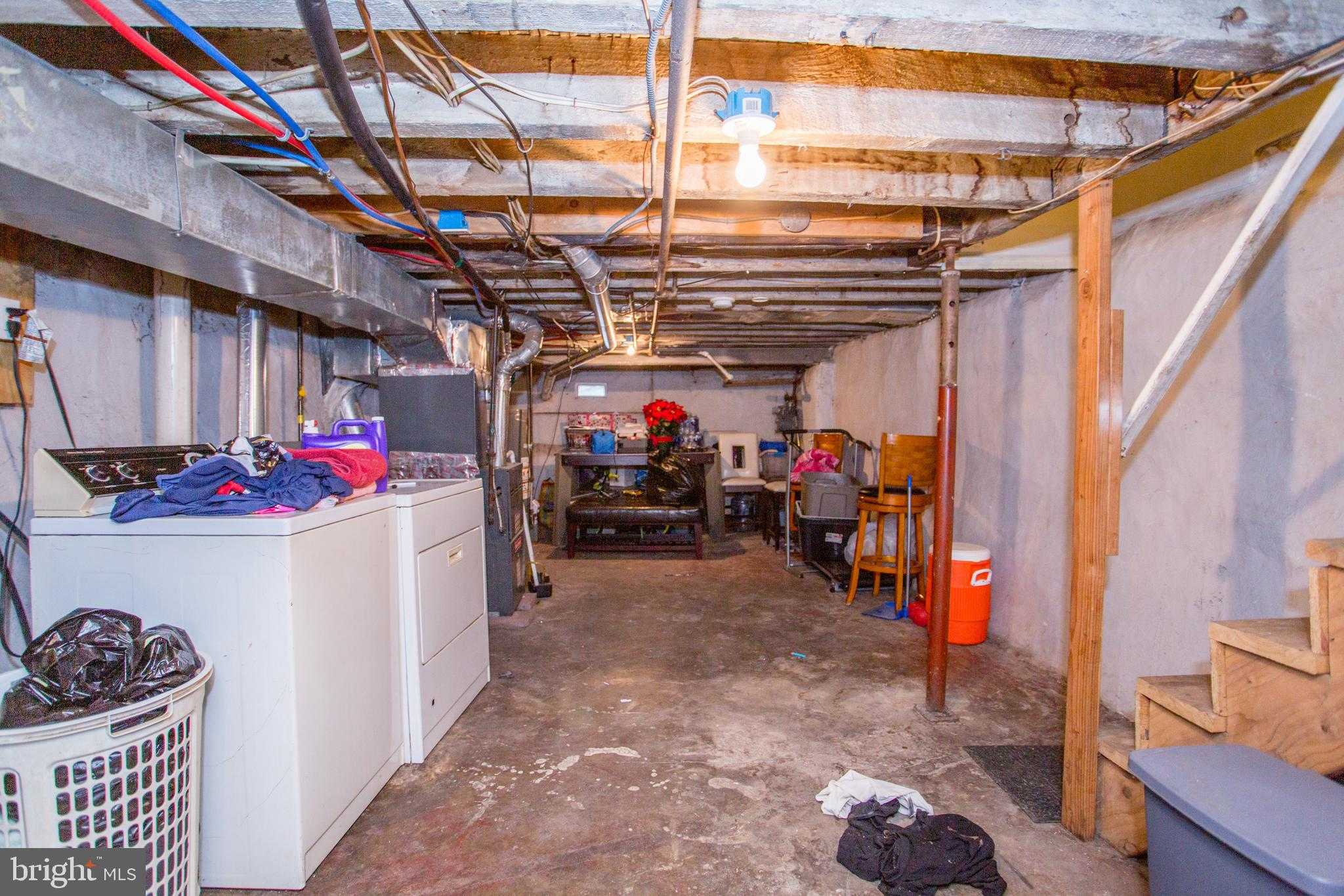 1253 S Saint Bernard St photo 39