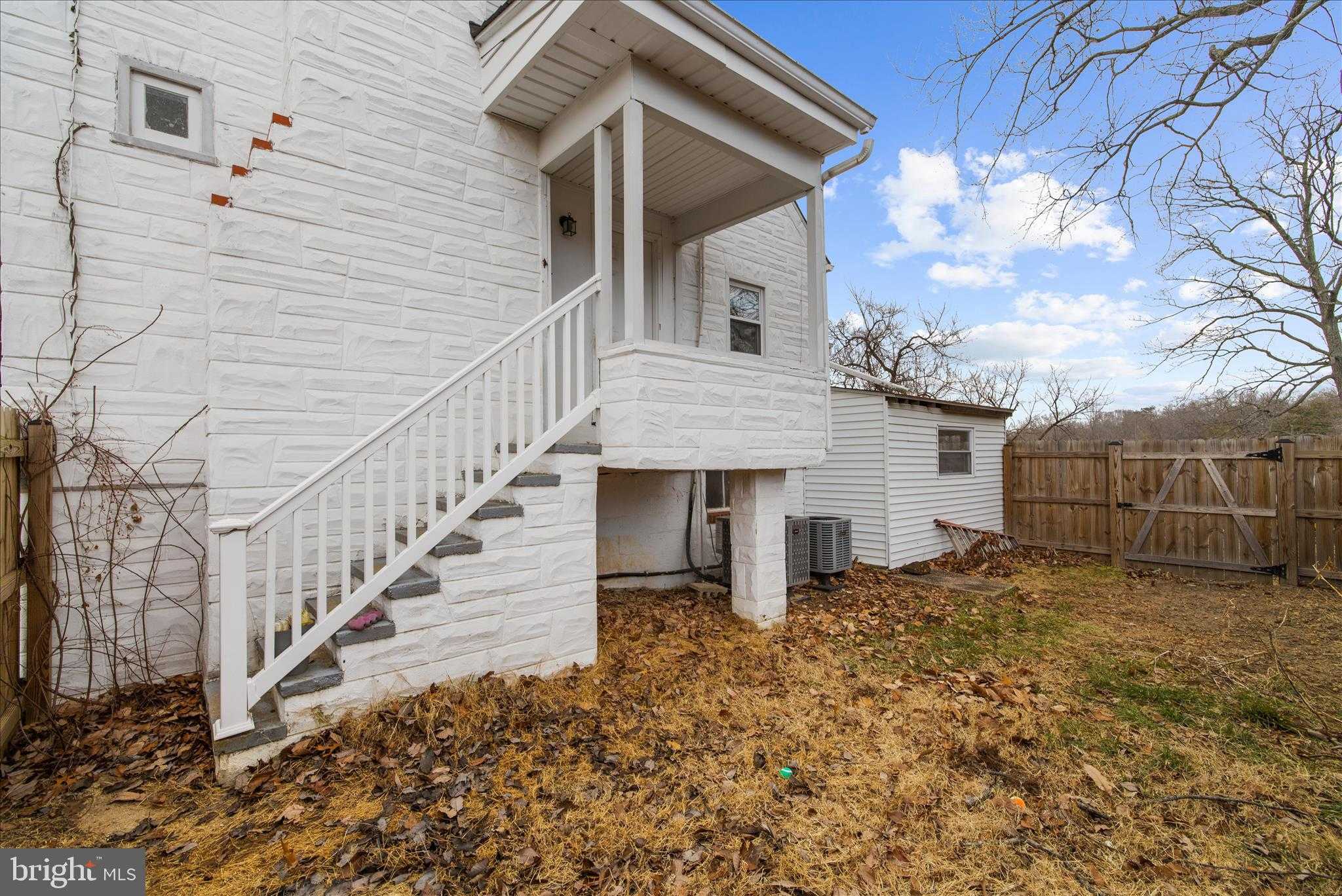 1608 Wall Dr photo 40