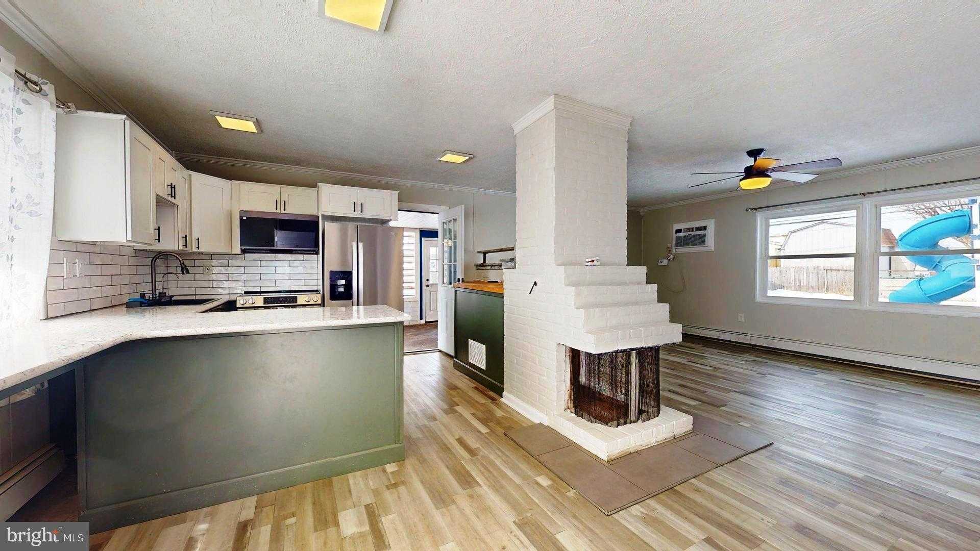 11 Easter Ln photo 3