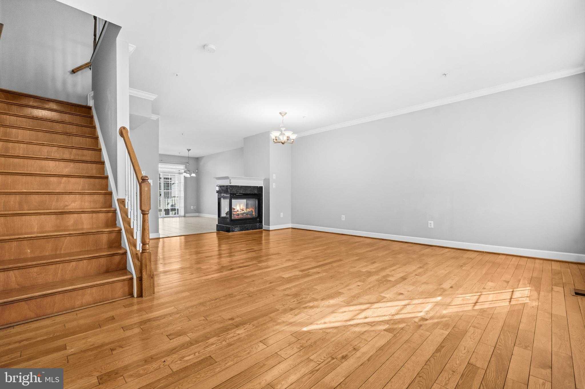 563 Pelican Ave photo 4