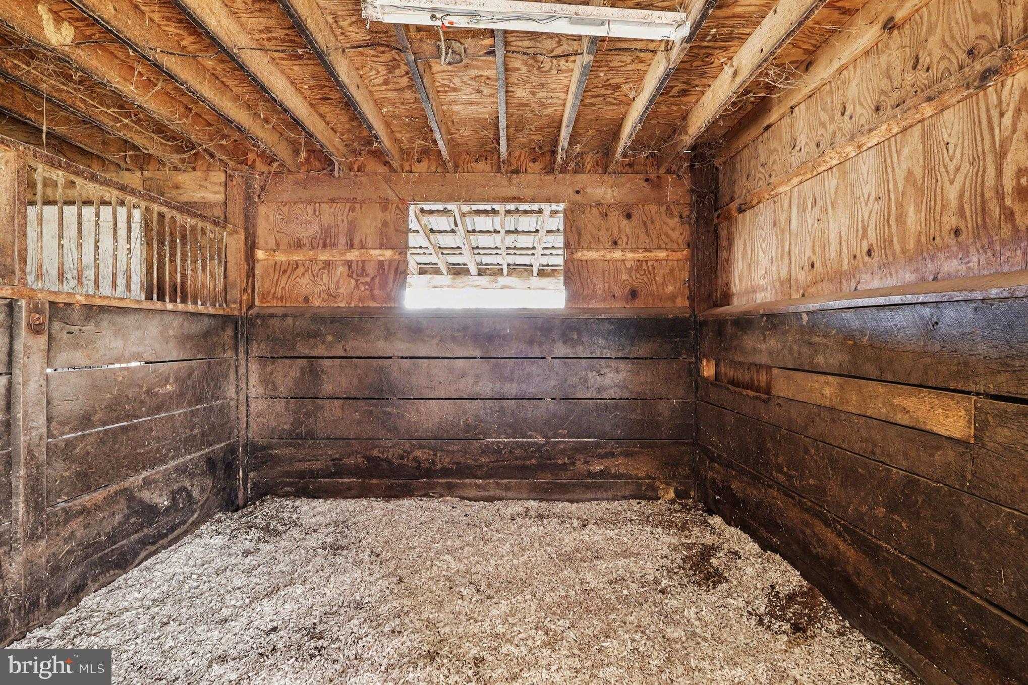 22244 Sam Fred Rd photo 2