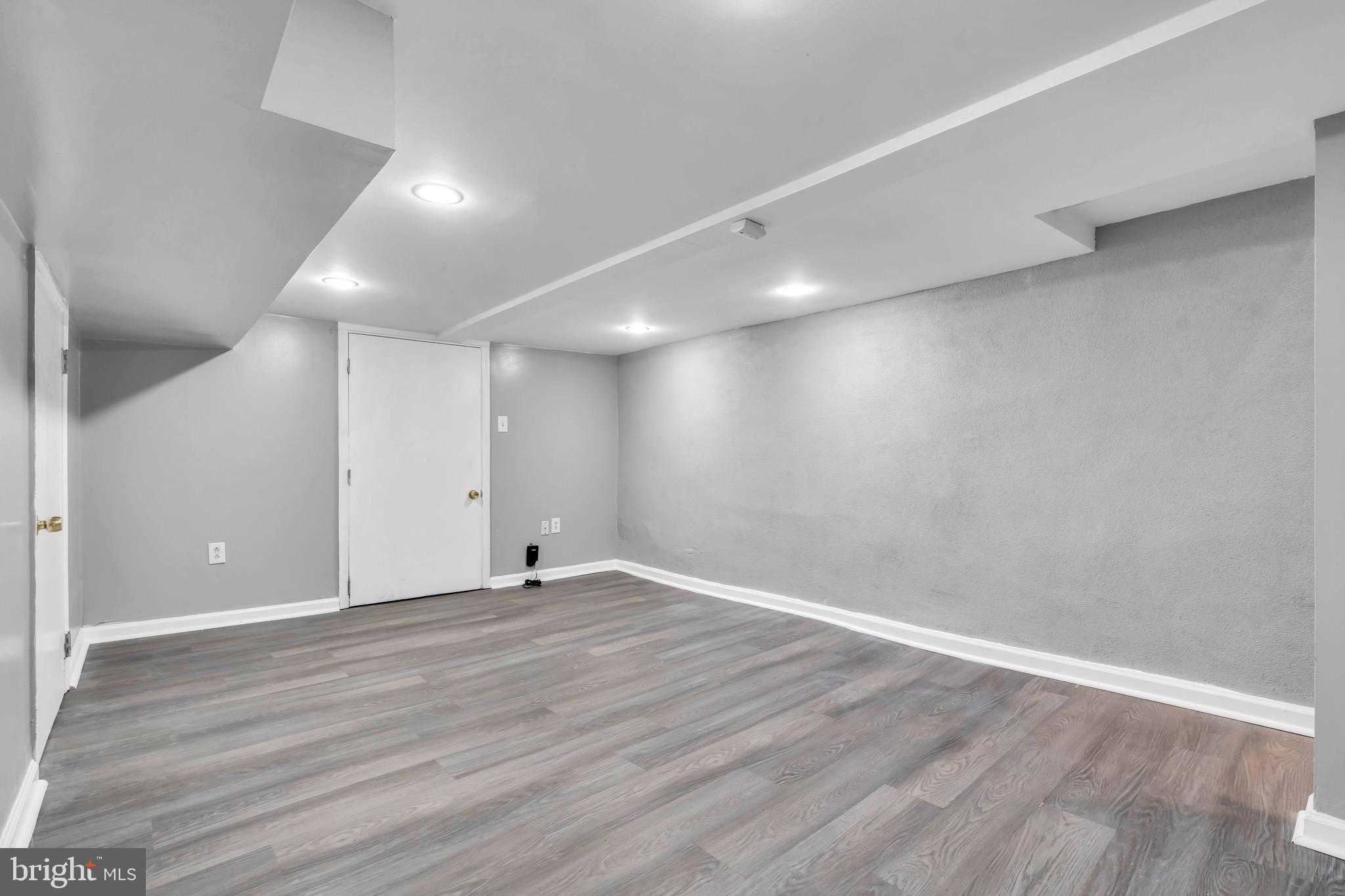 1947 S Iseminger St photo 20