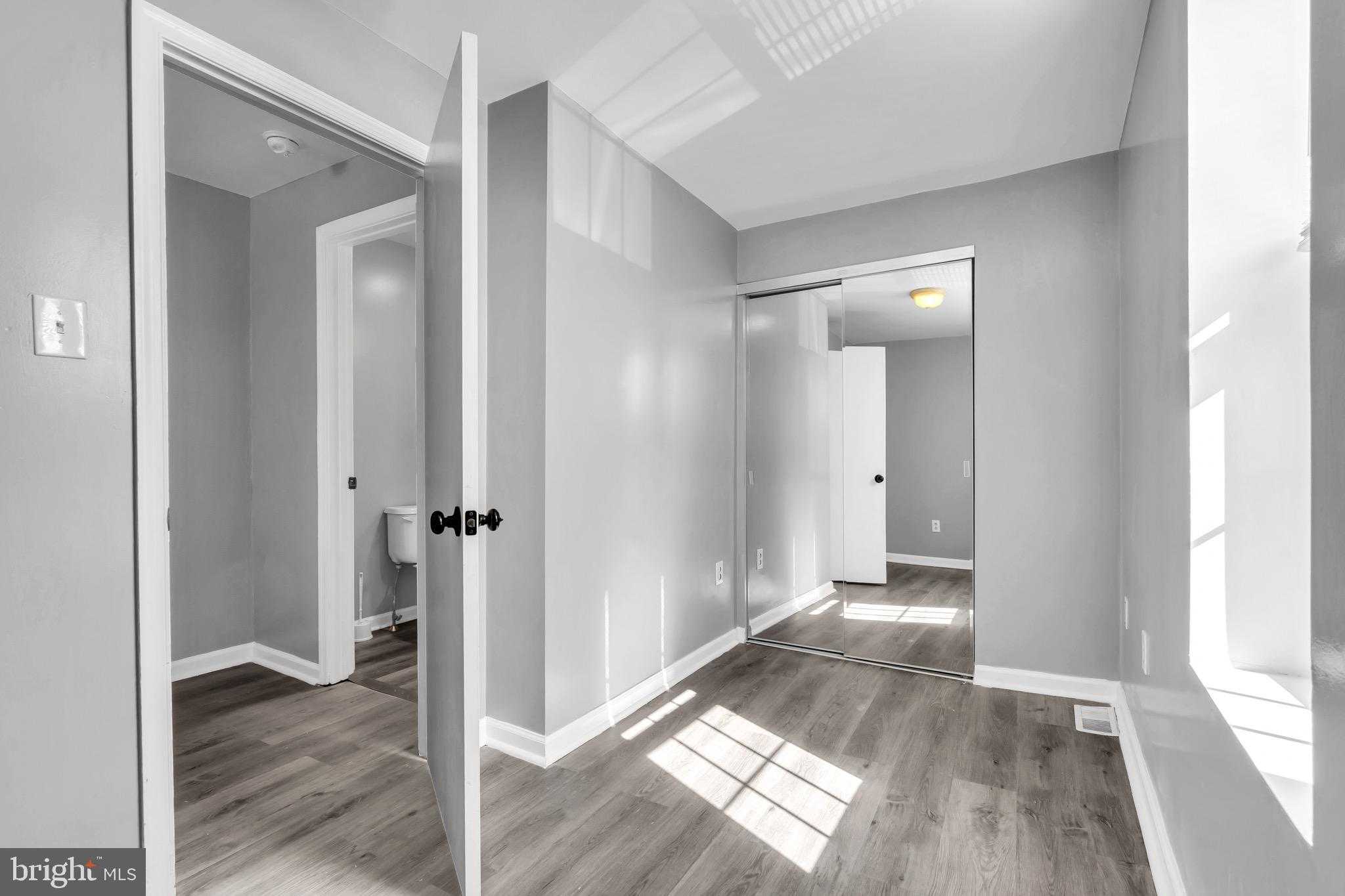 1947 S Iseminger St photo 24