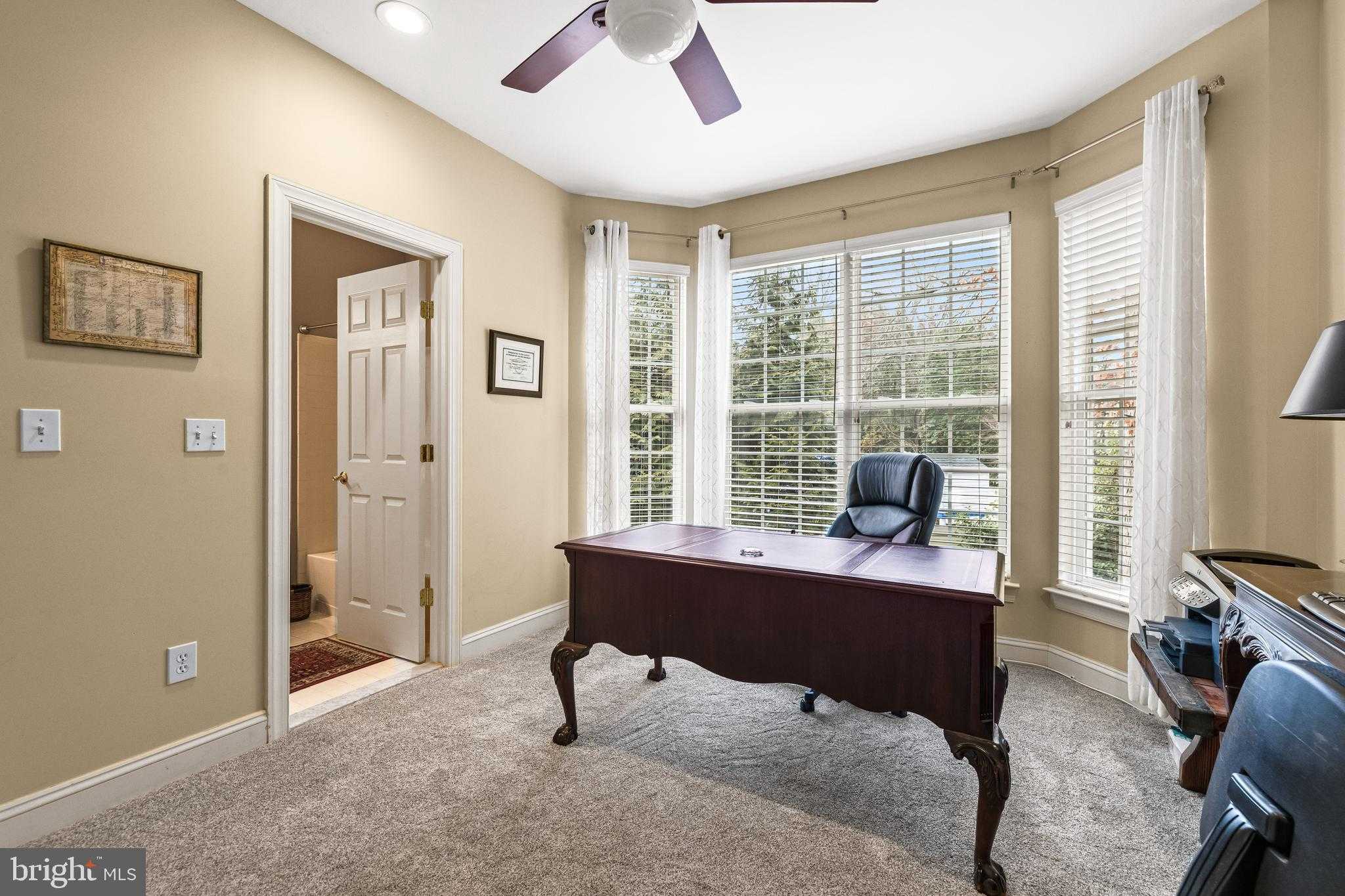 8128 Crimson CT photo 9