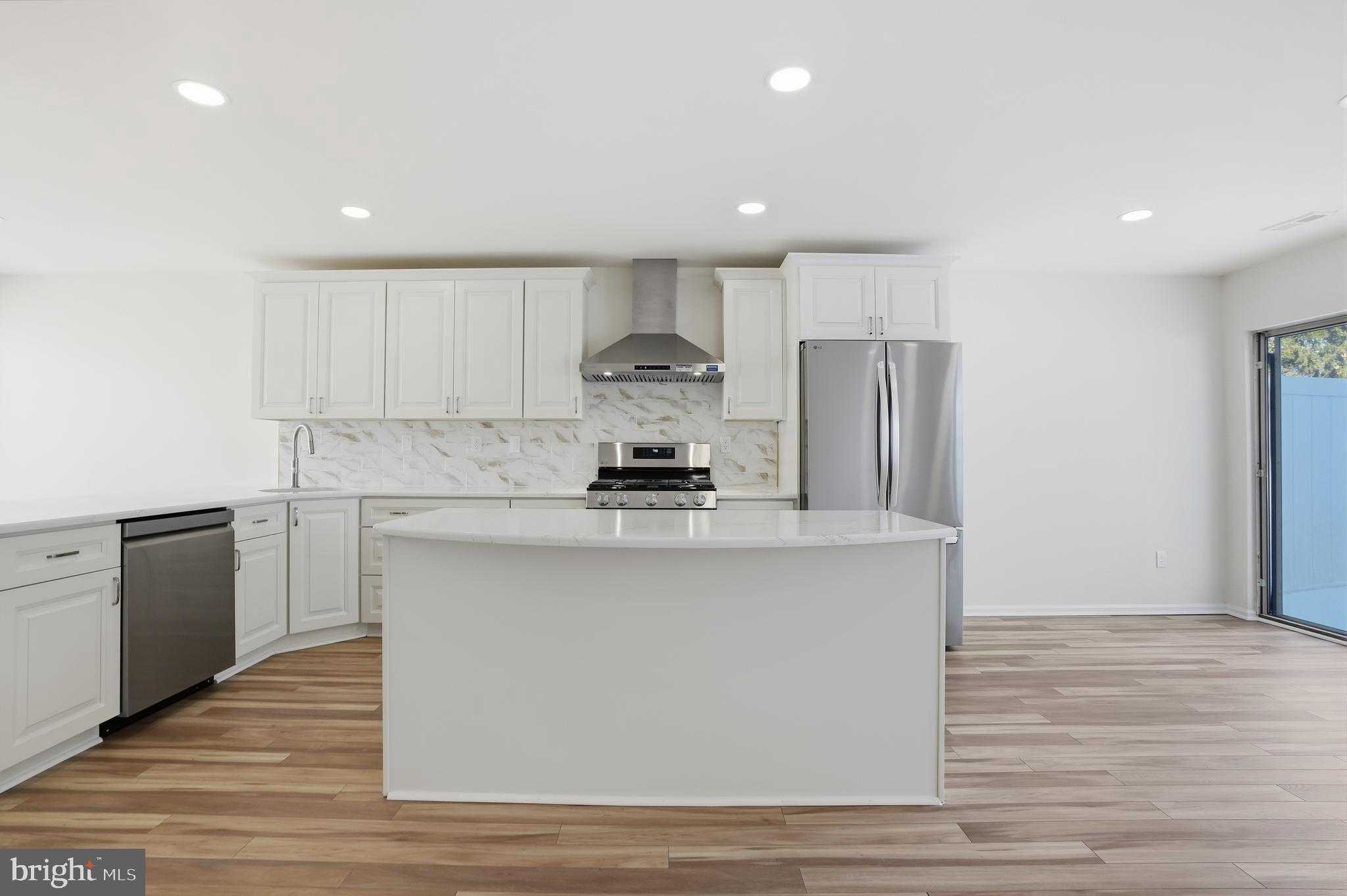 1004 Waterford Rd photo 5