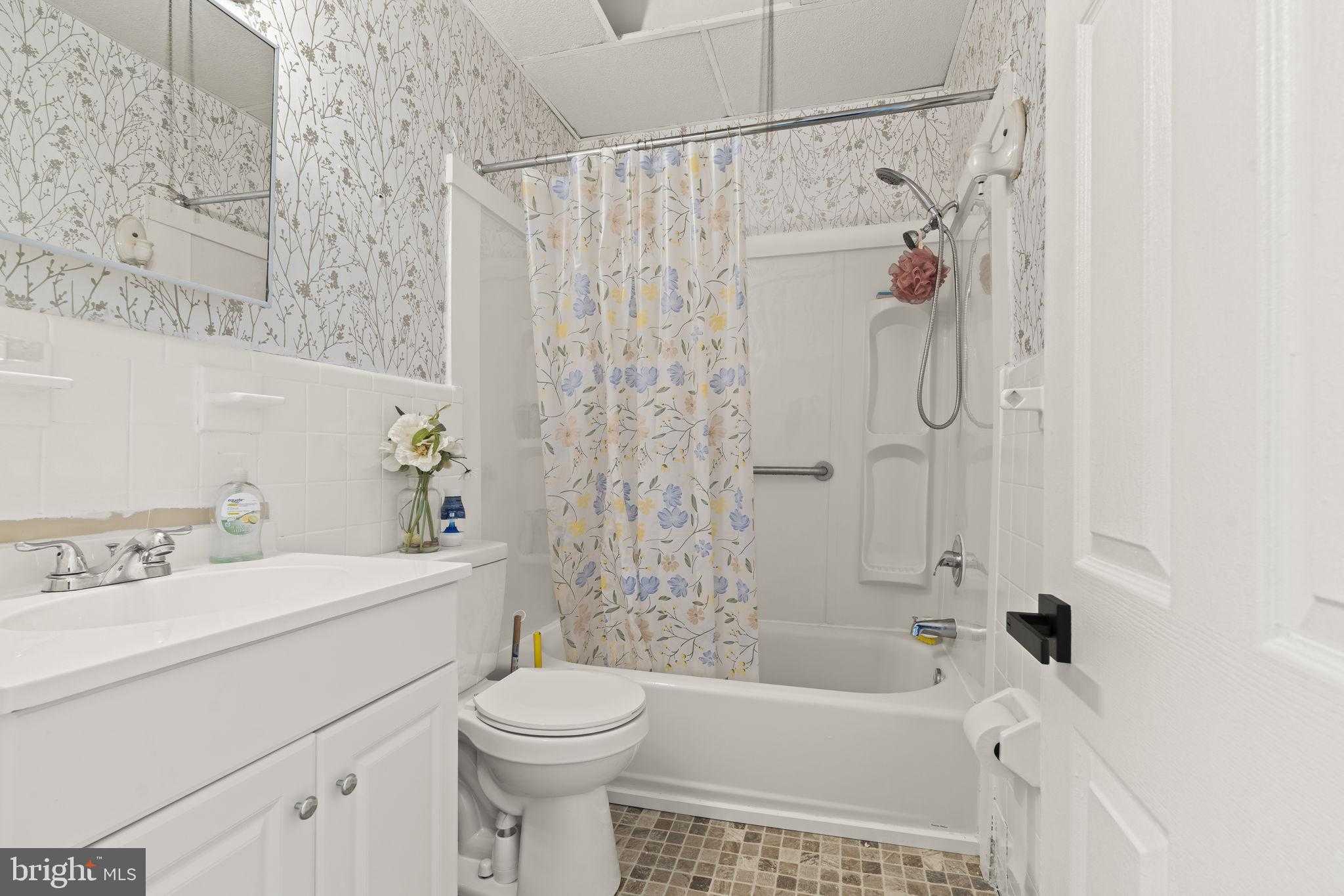 726 N 48th St photo 18