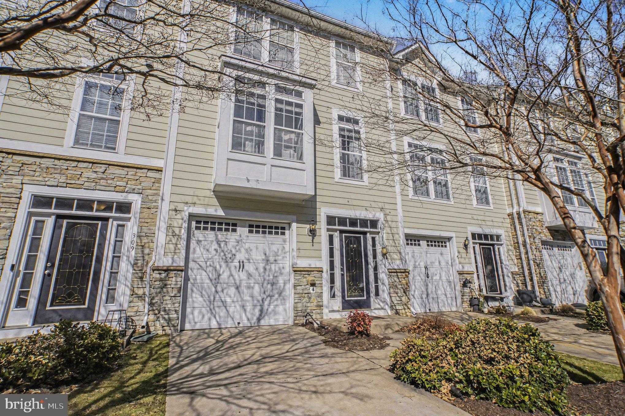 307 Monroe Point Dr photo 2