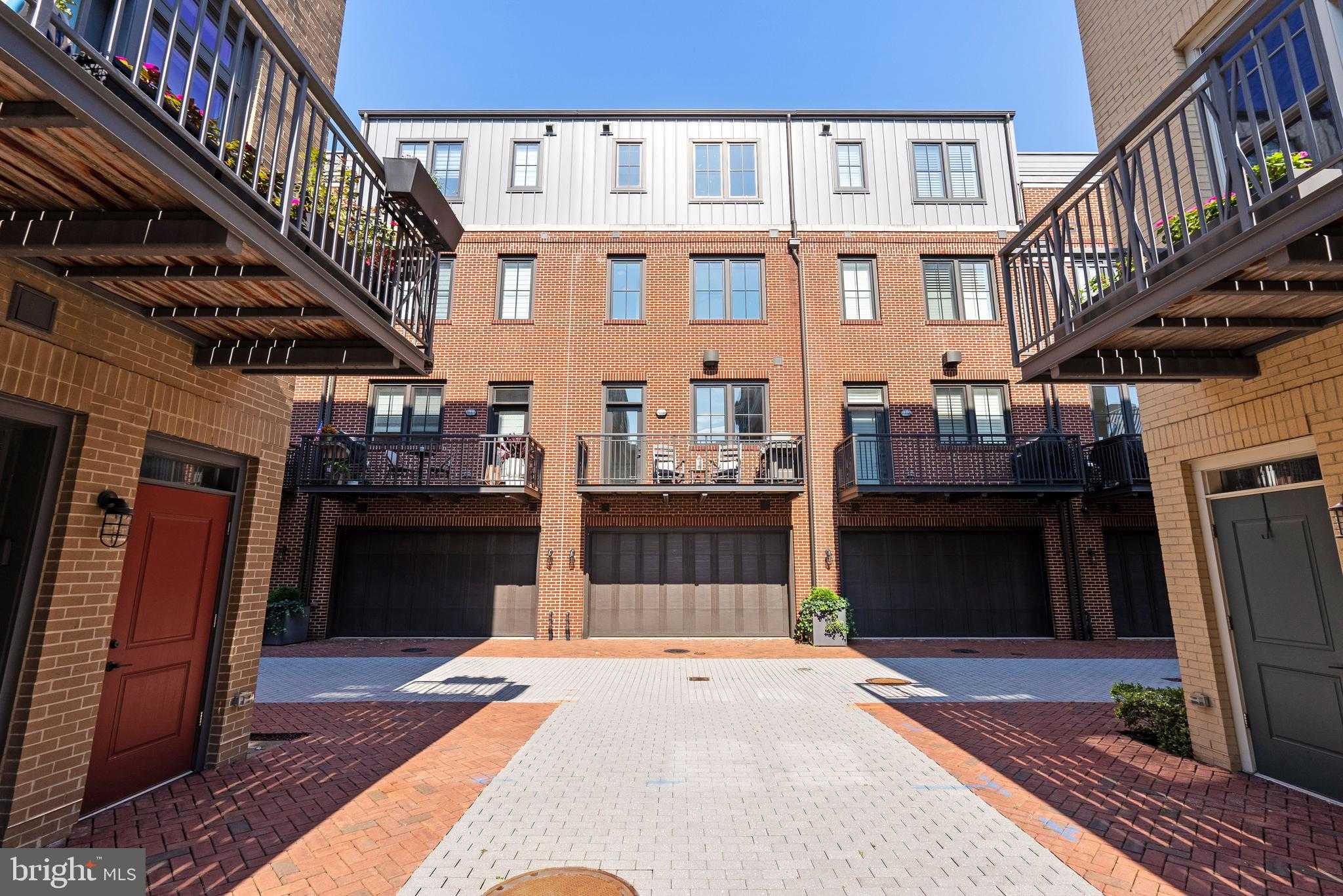 304 S Union St photo 37