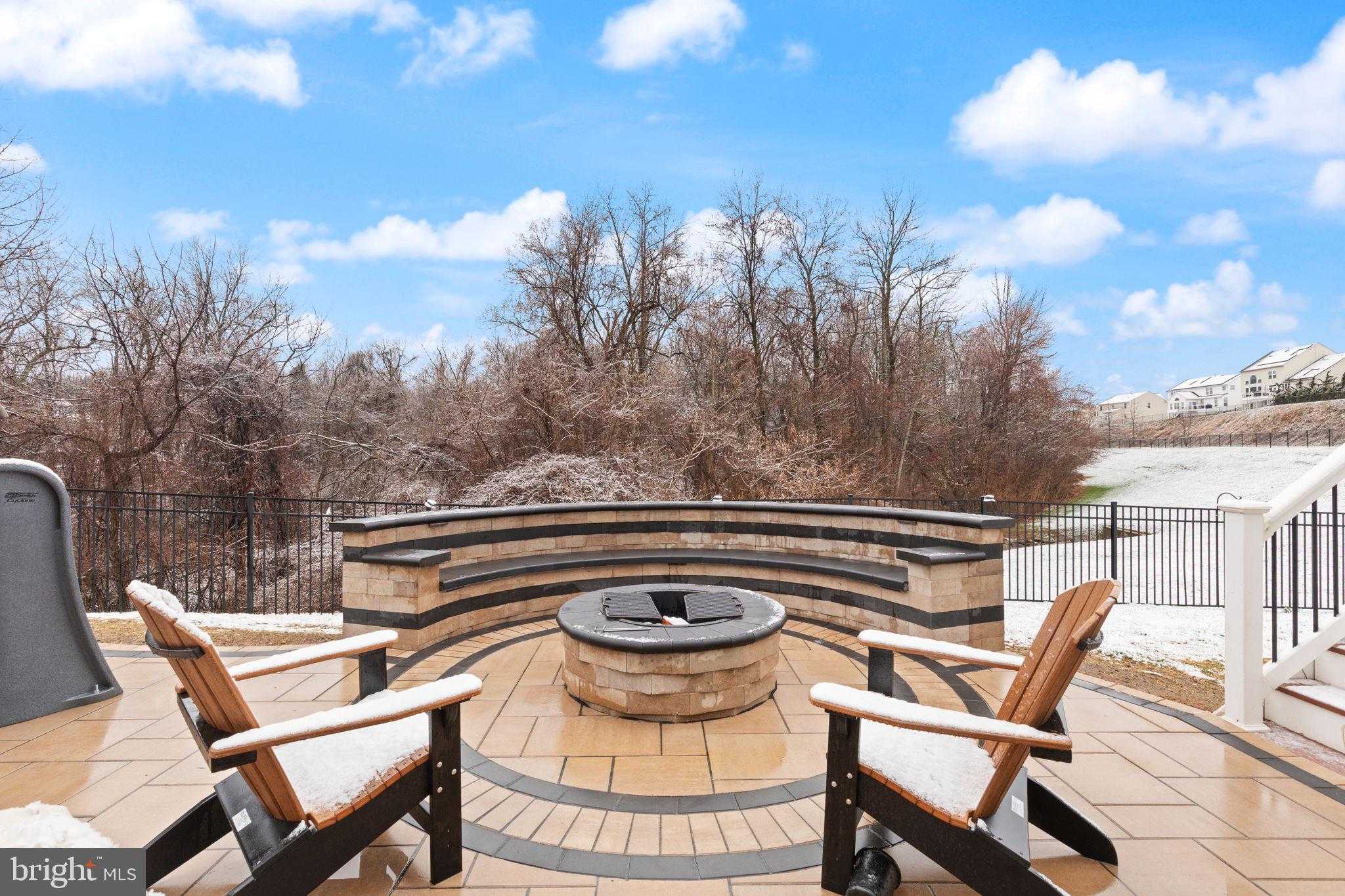 702 Monarchos Dr photo 47