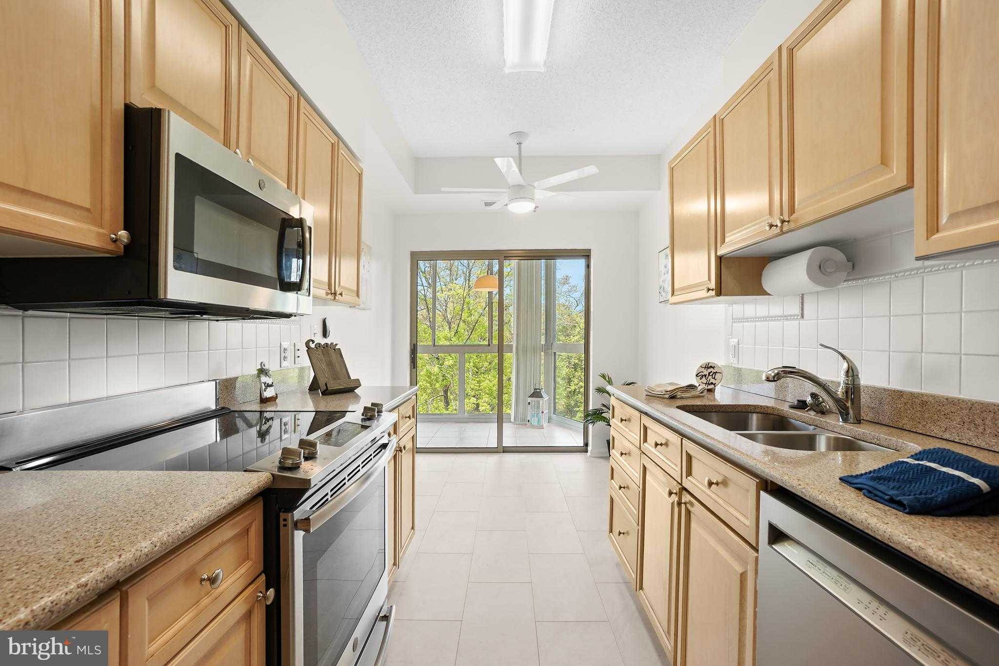 2904 N Leisure World Blvd Apt 403 photo 3