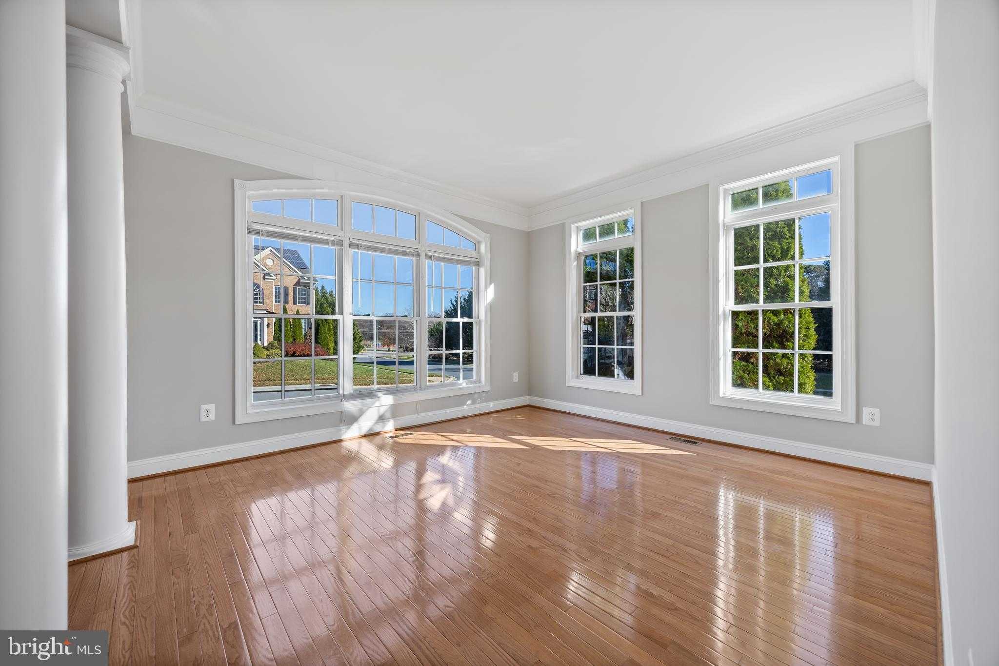 7702 Hennepin CT photo 2