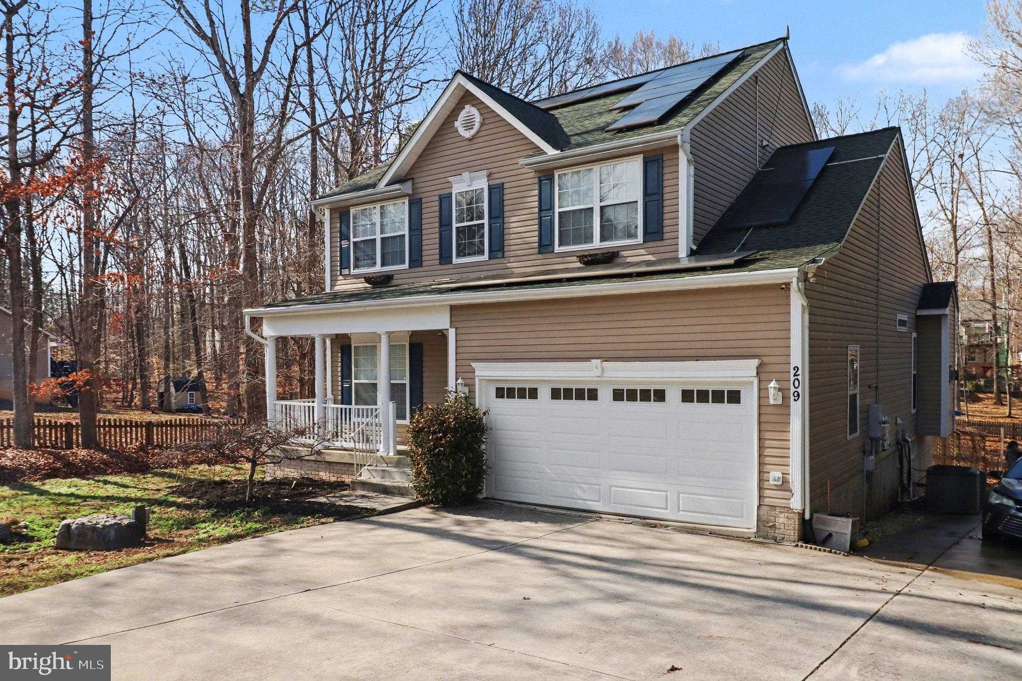 209 Estate Dr photo 4