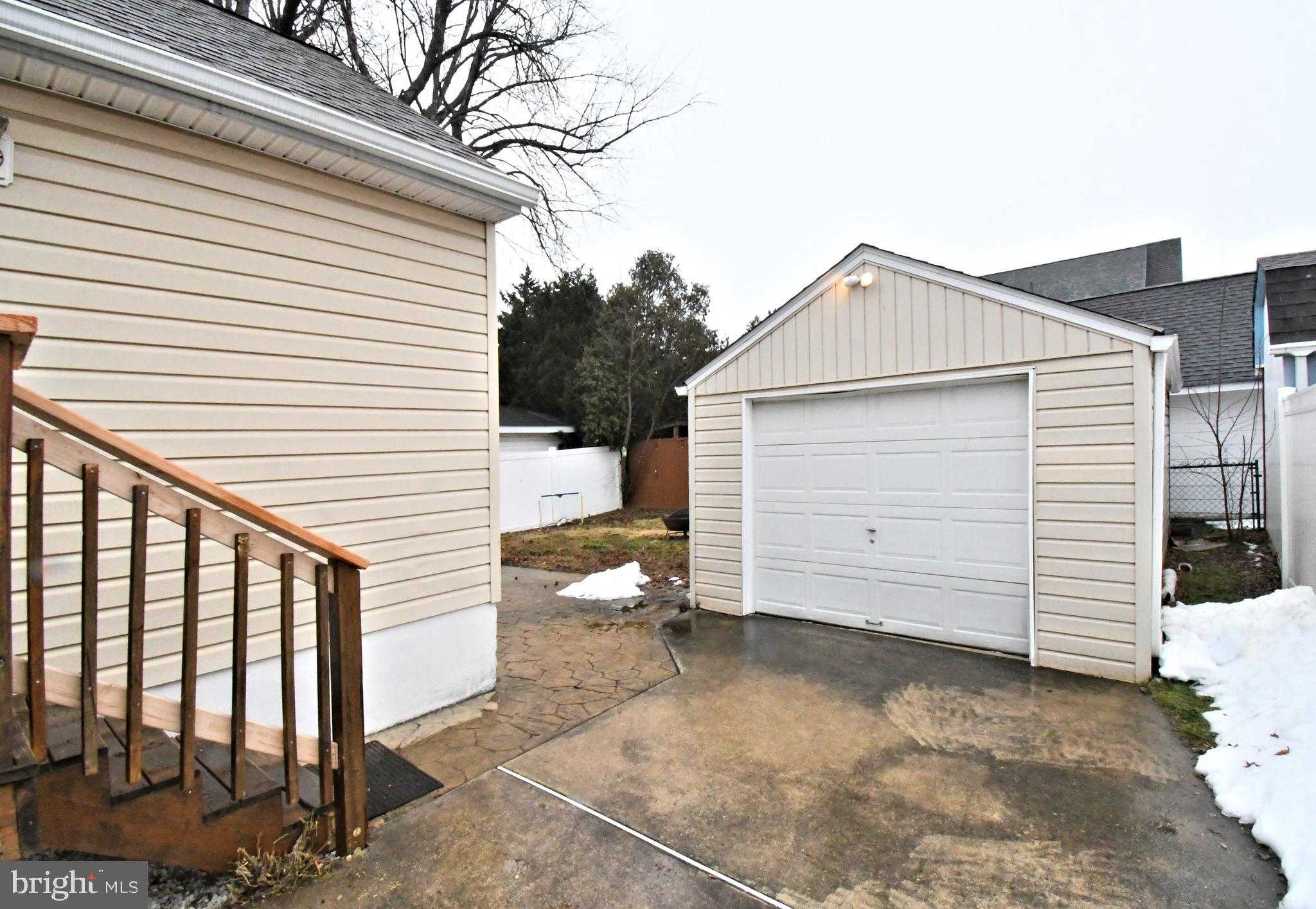 2835 Bowman Ave photo 37