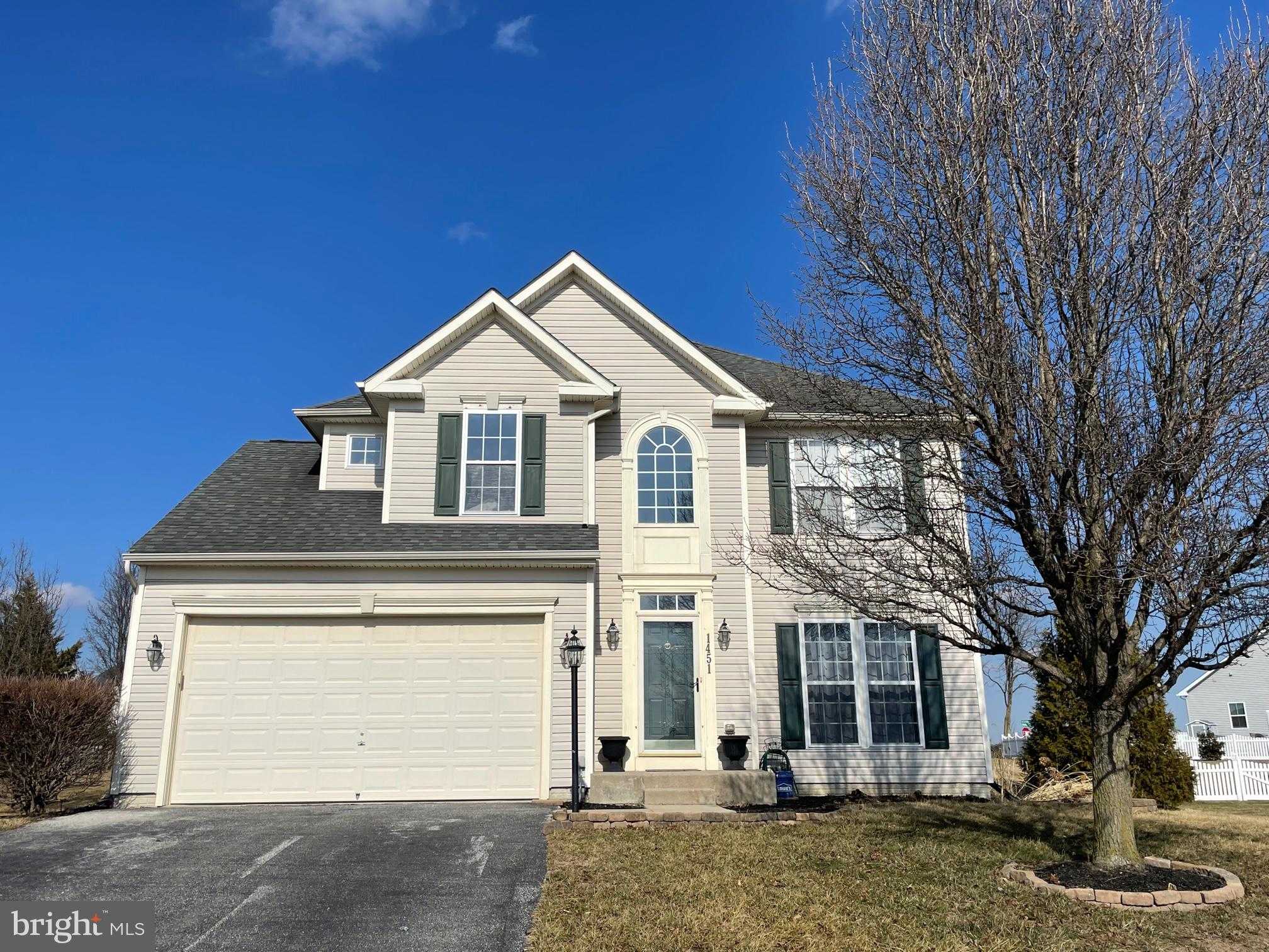 1451 Ramblewood Dr photo 2