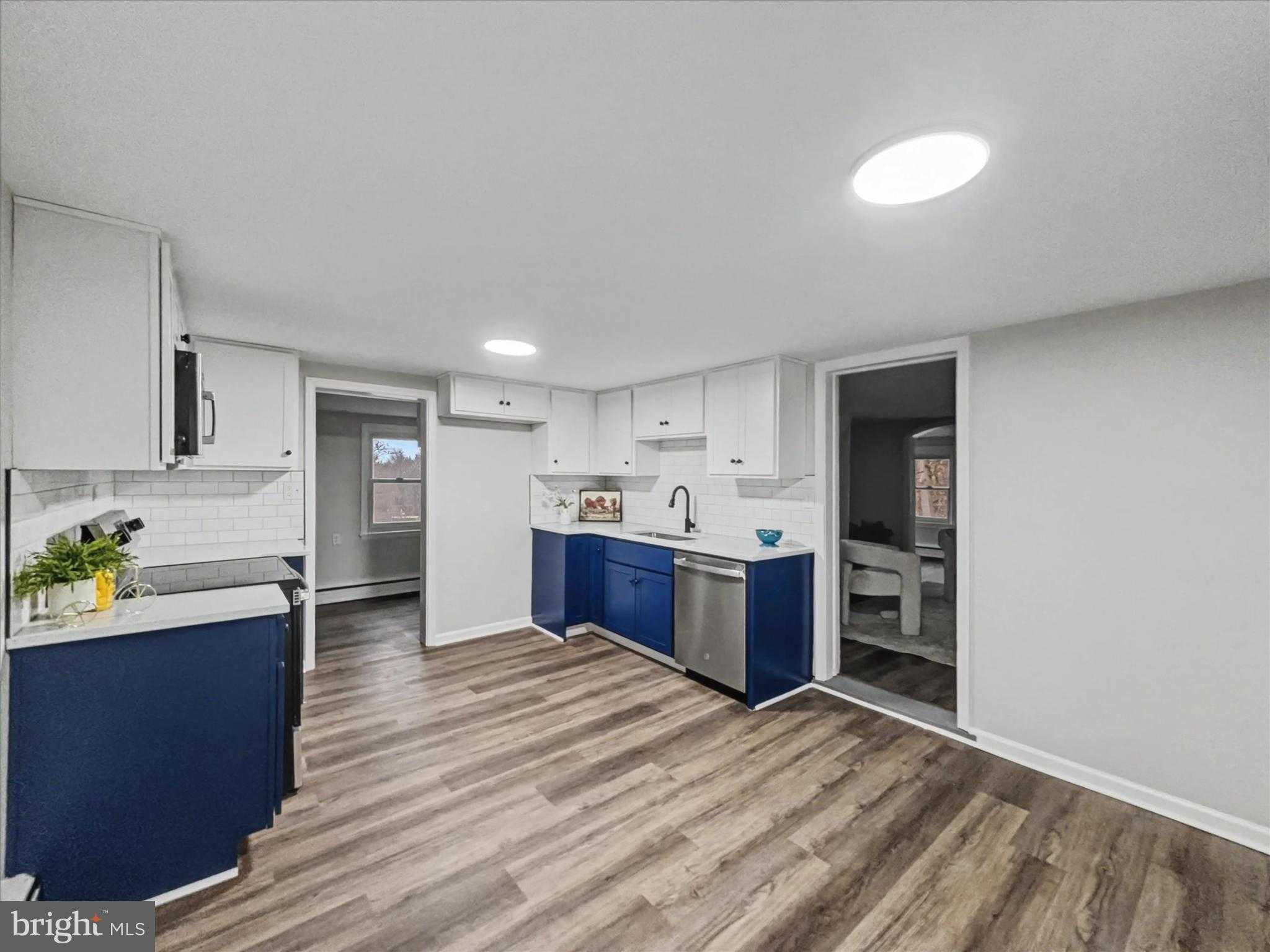 229 Hill St photo 12