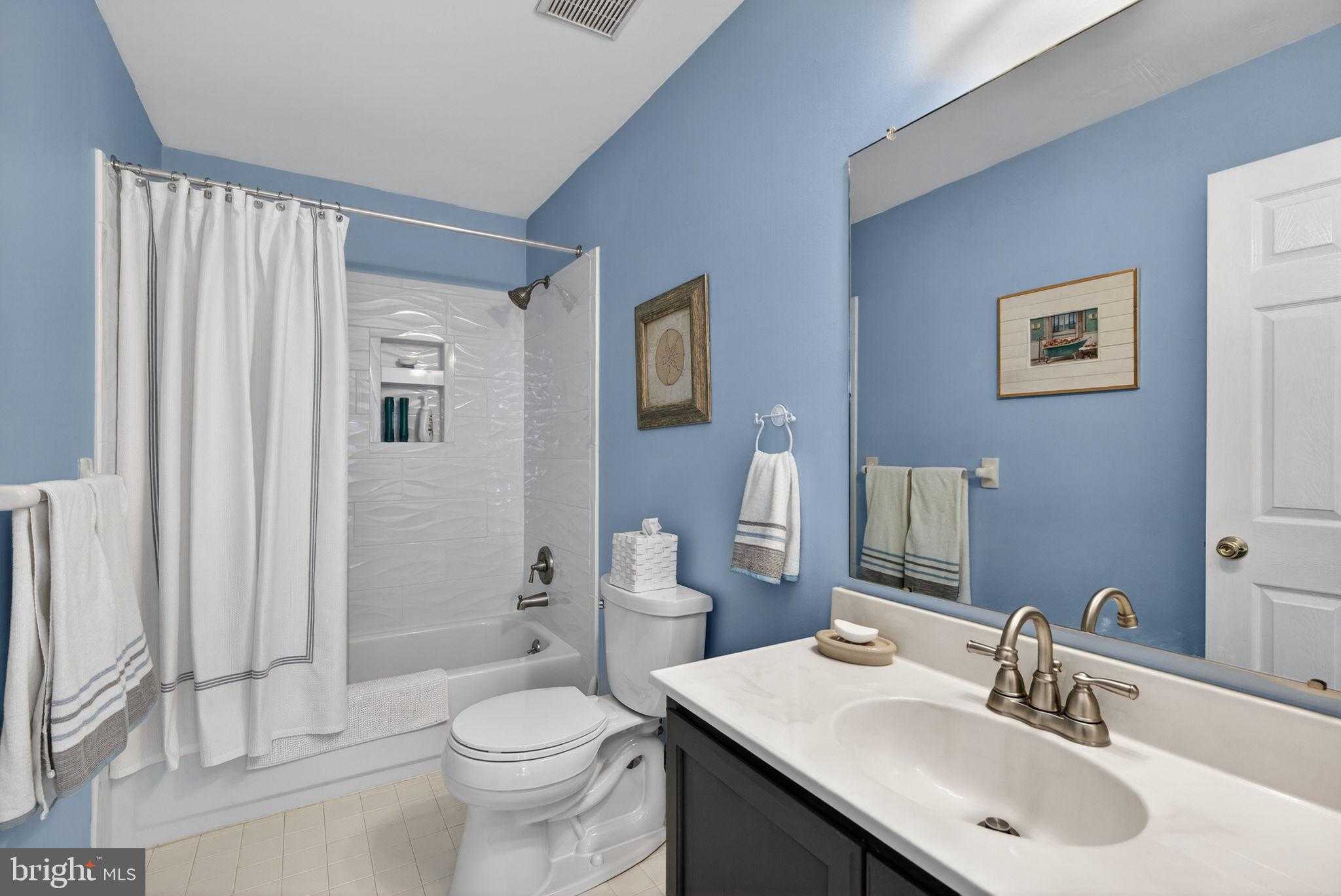 419 Country Club Dr photo 32