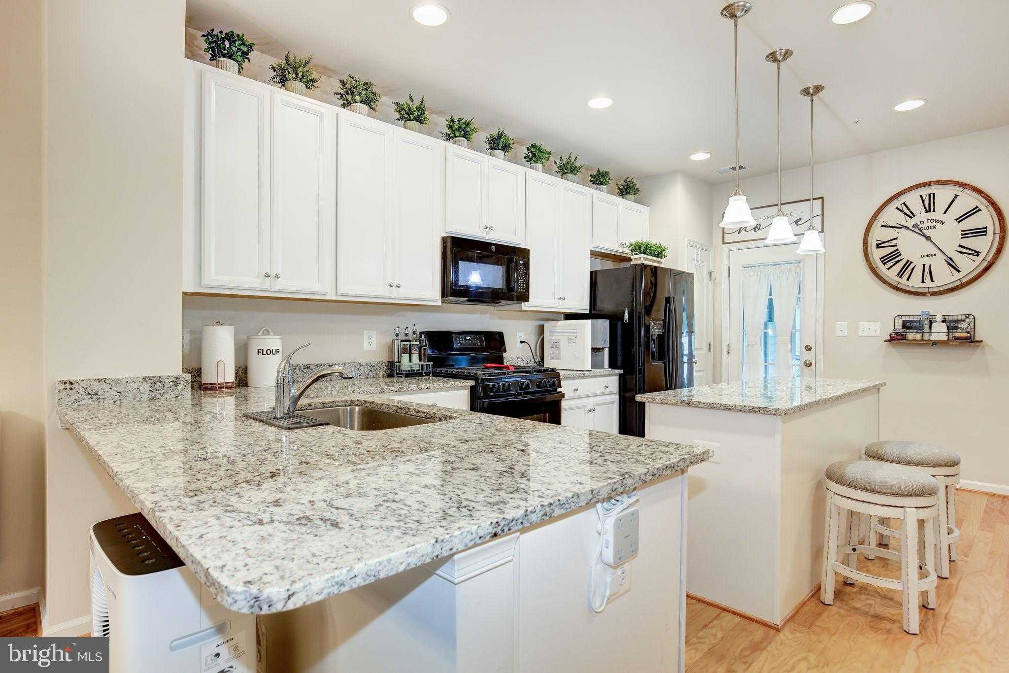 410 Pemberton Park Ln photo 12