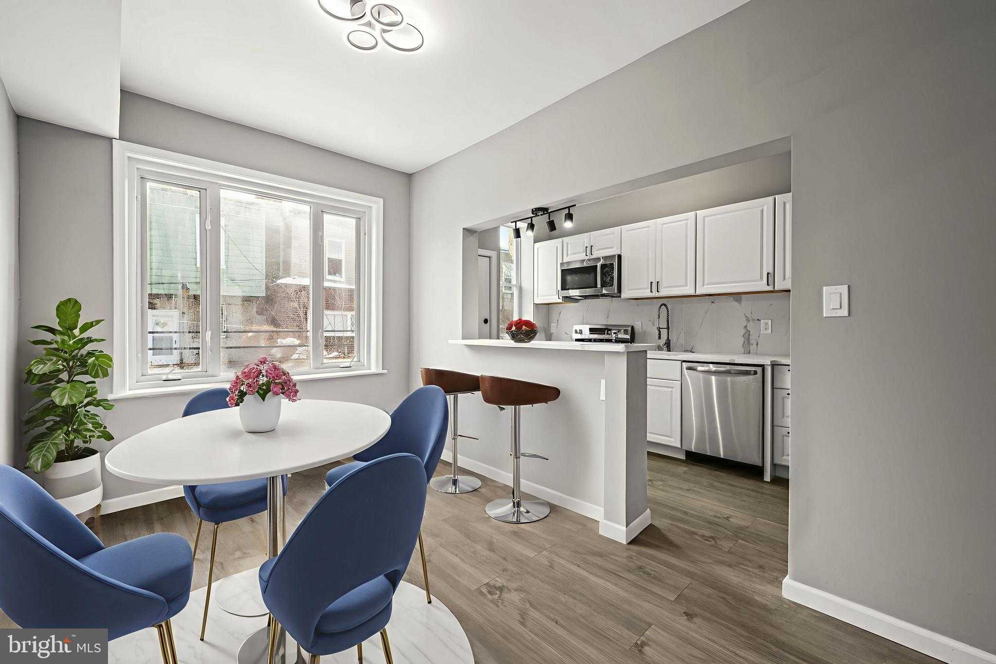 1652 W Mentor St photo 5