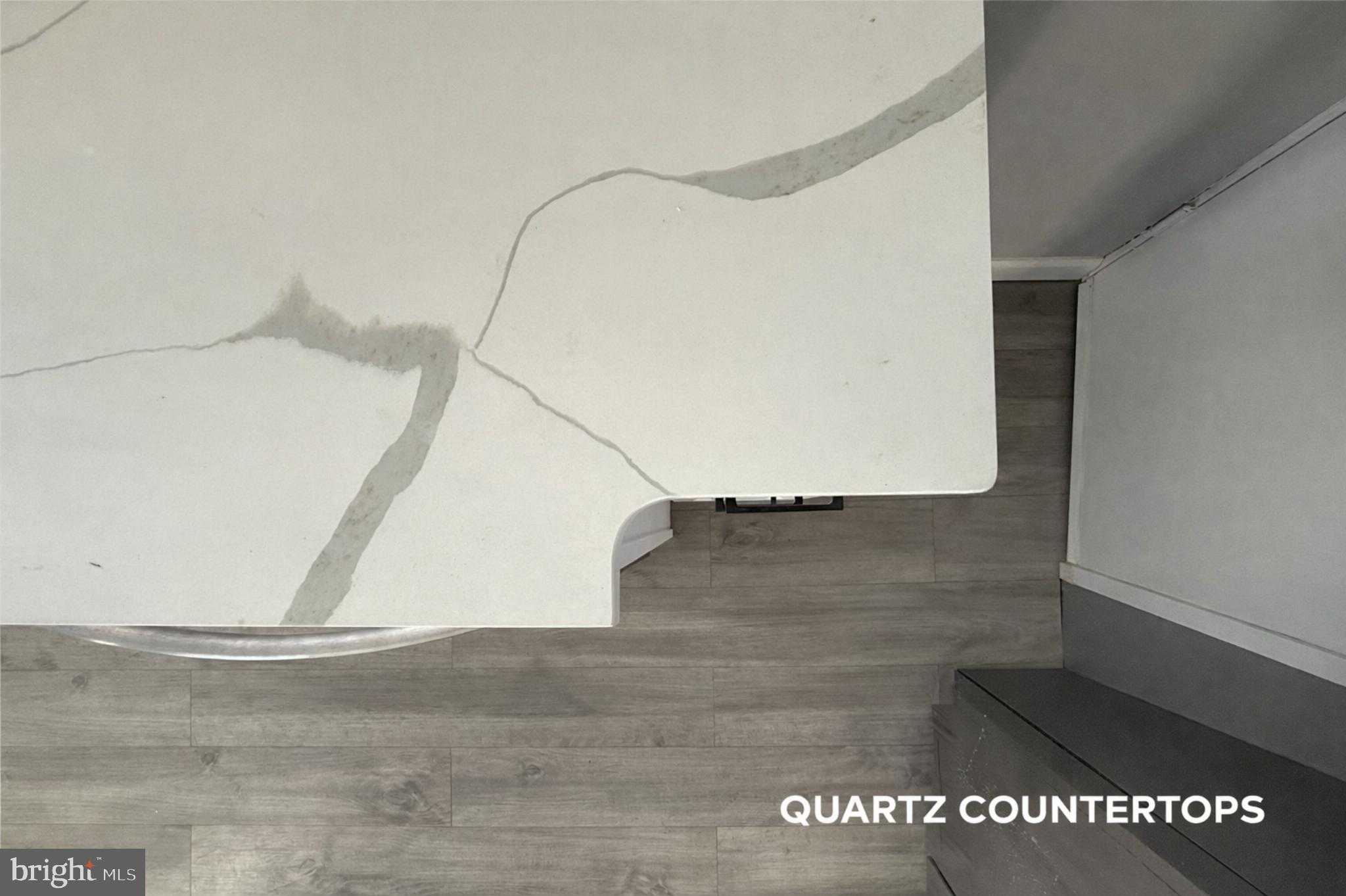 1652 W Mentor St photo 7