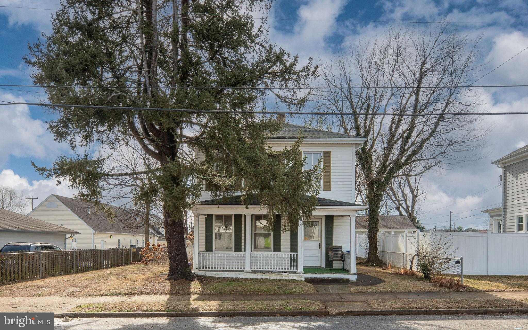 2510 Charles St photo 8