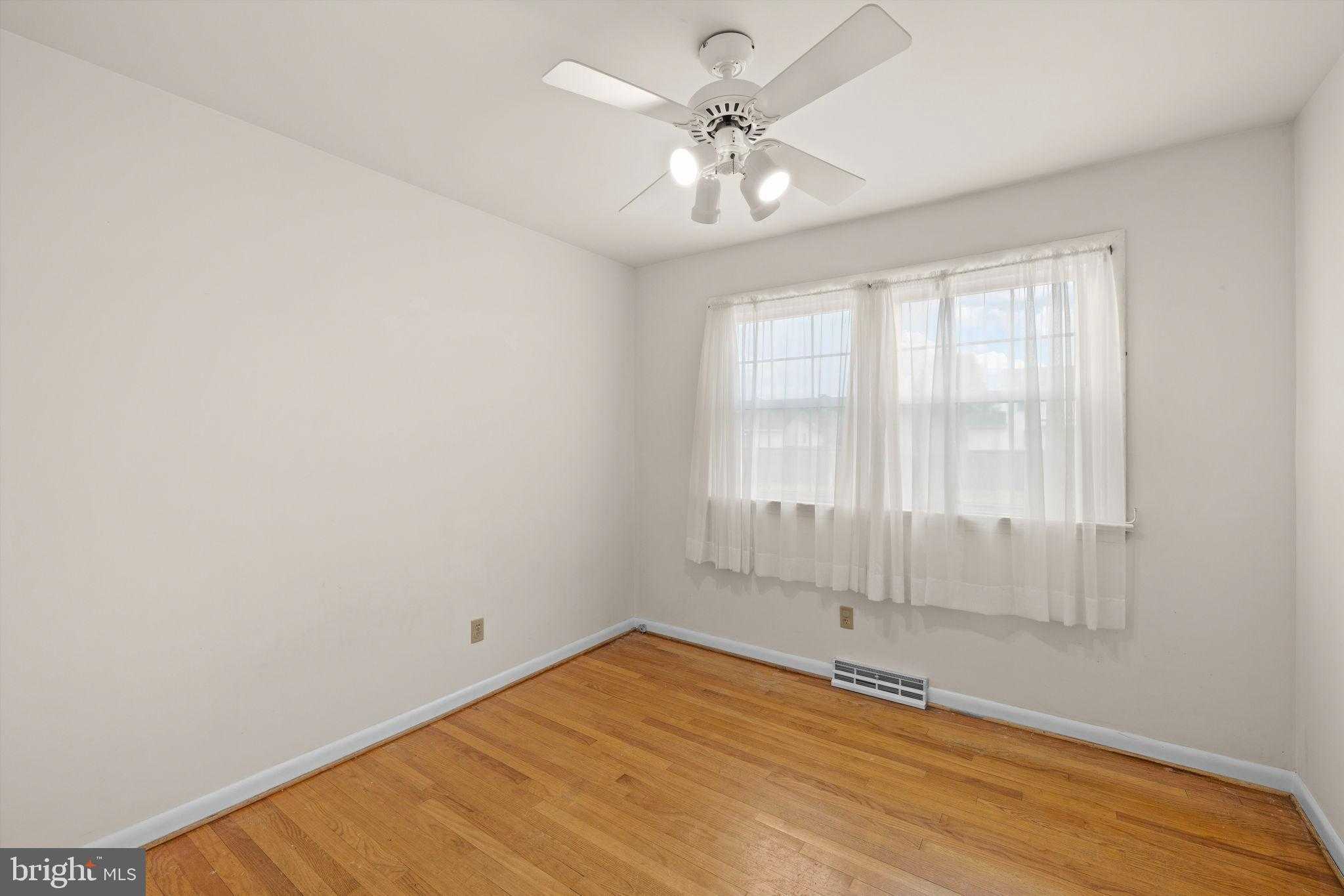 114 Hamilton St photo 21