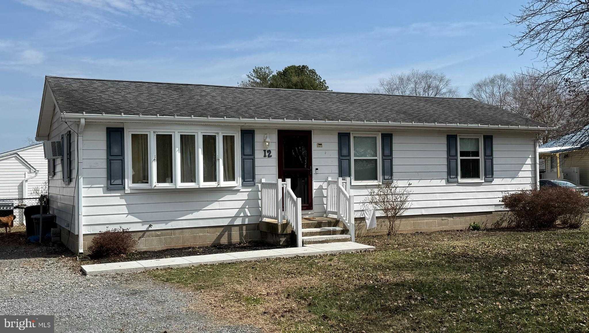 12 N Maple Ave photo 2